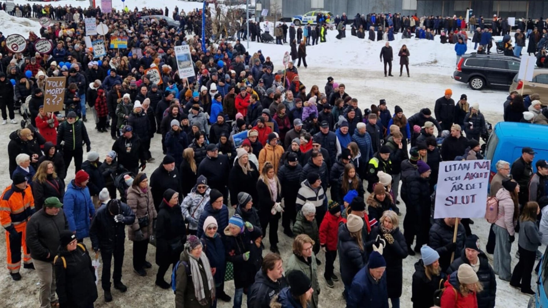 Stores close – in protest against healthcare cuts