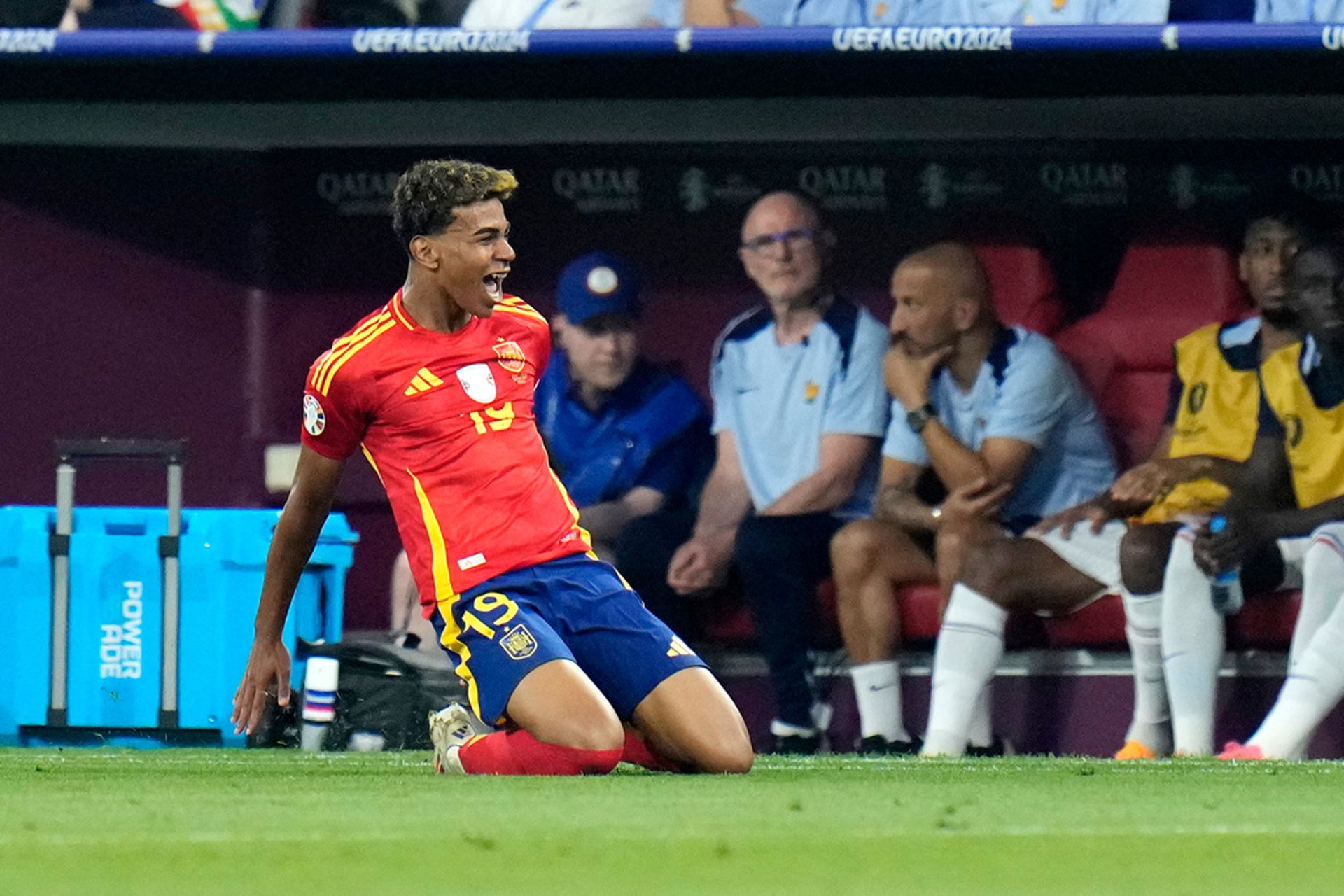 Spain reaches European Championship final – 16-year-old makes history