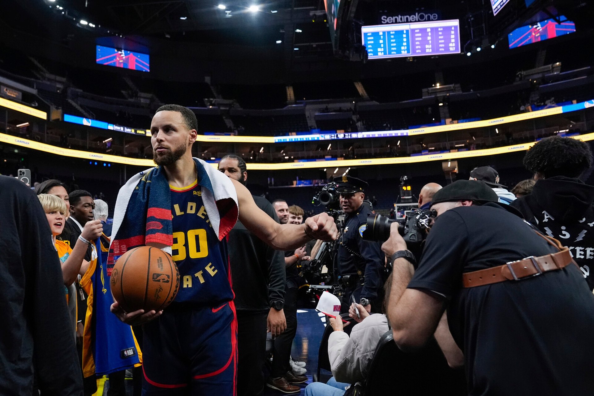 Stephen Curry makes history – first in NBA