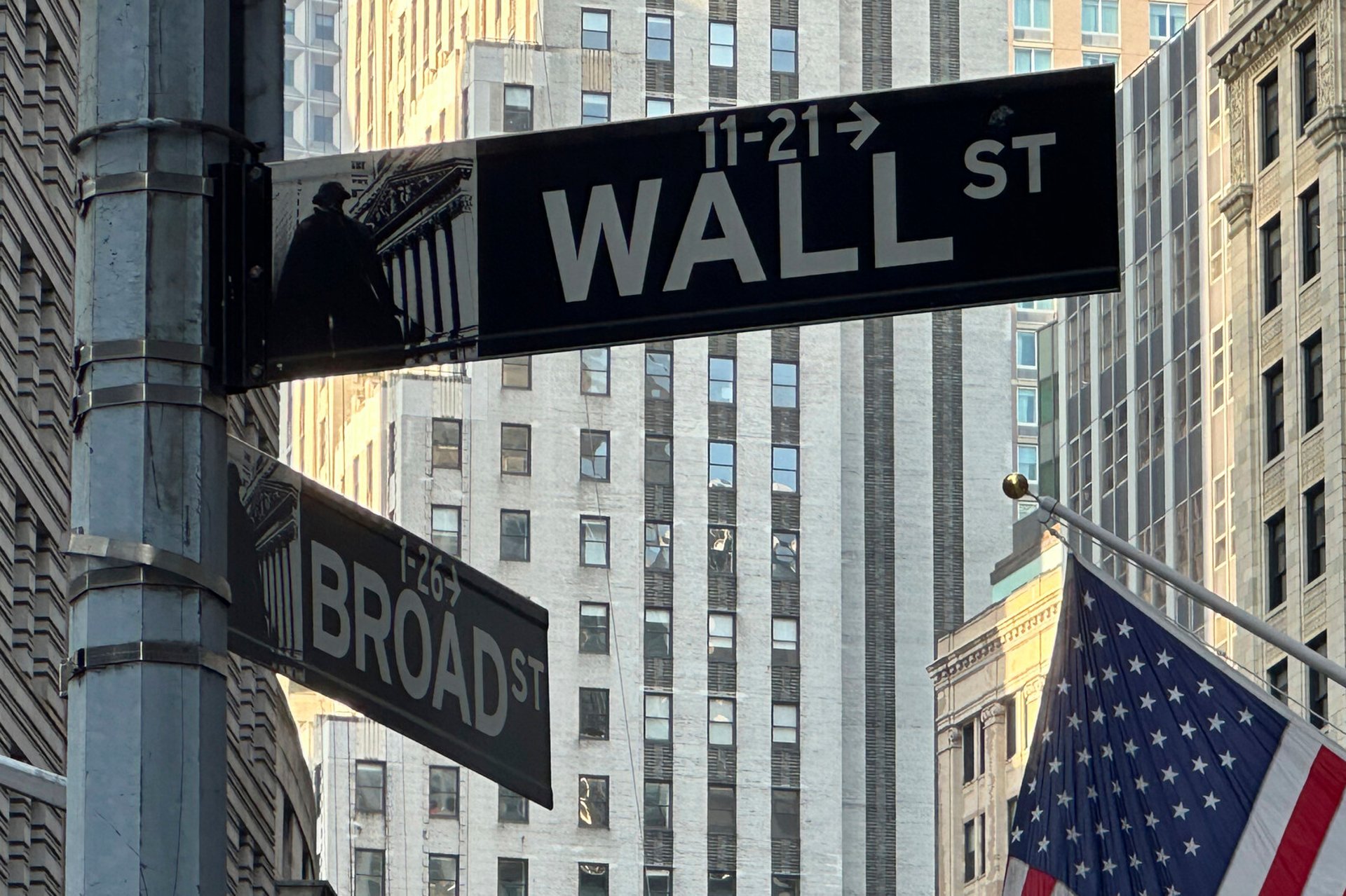 Volatile stock trading in New York