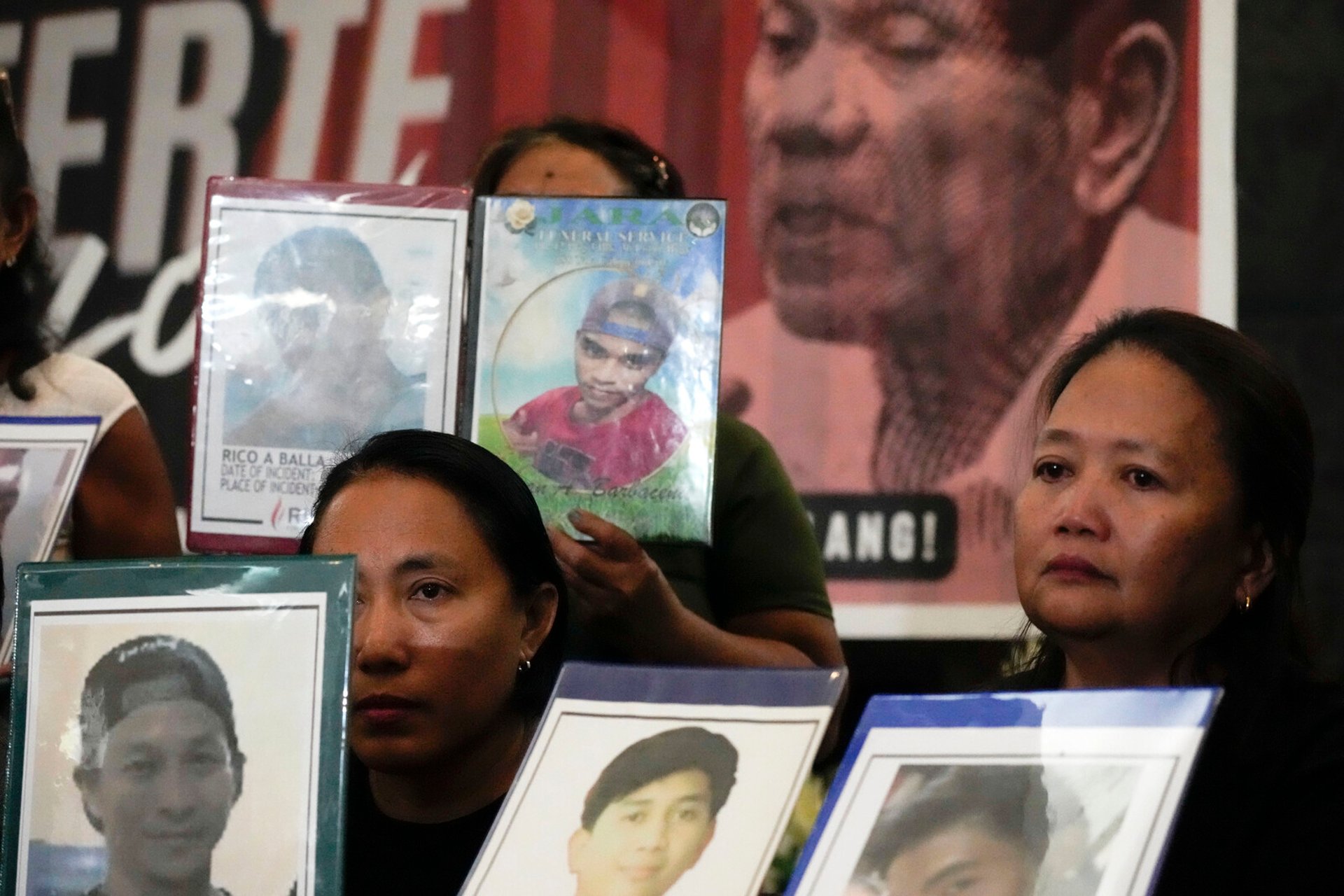 Duterte appears in court in The Hague