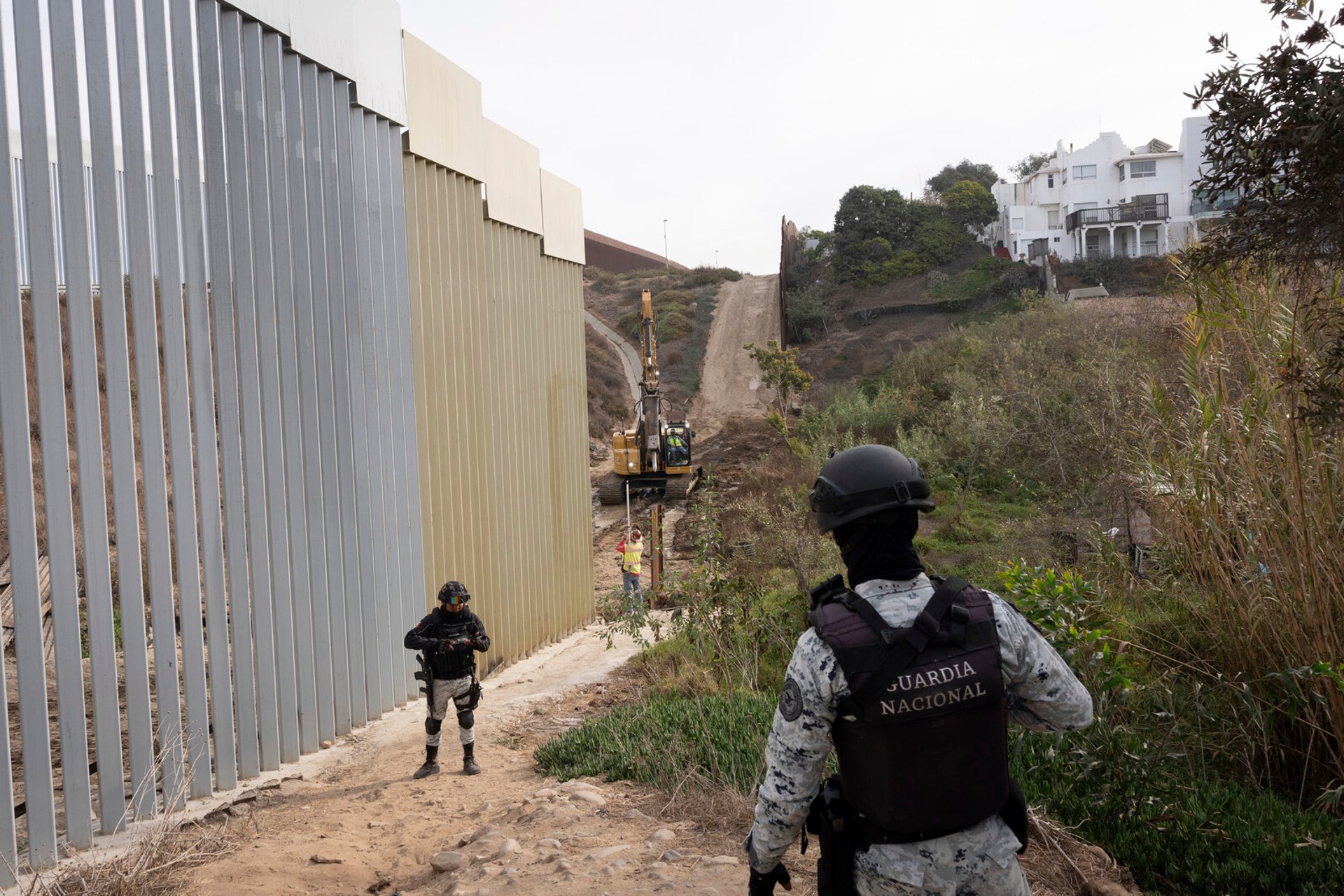 10,000 soldiers may be sent to the USA's border