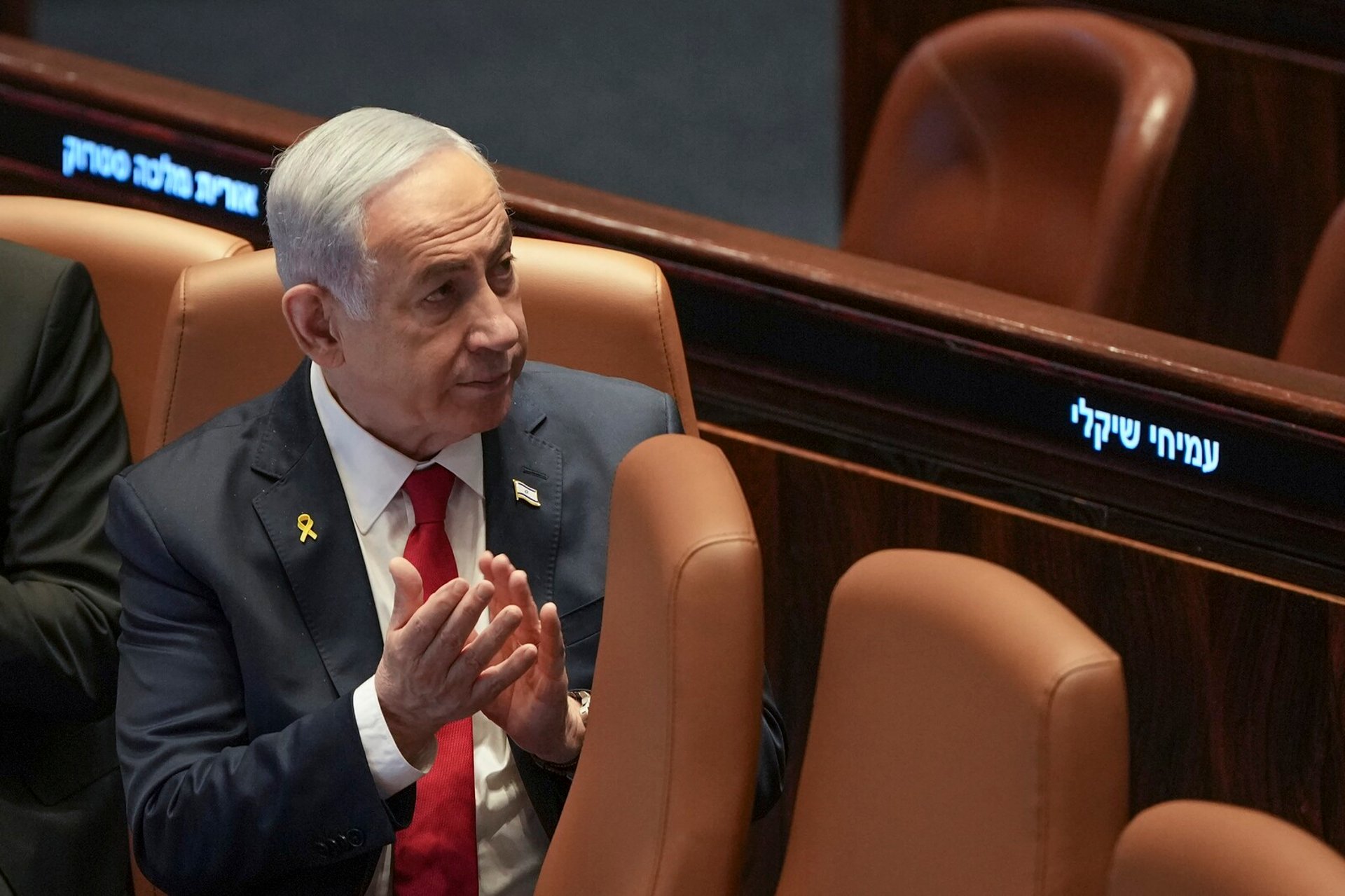 Netanyahu gives green light to