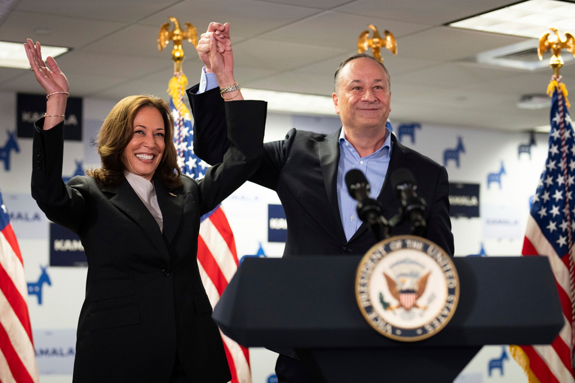 

Trump's Attack Plan Against Harris: Borders and Economy