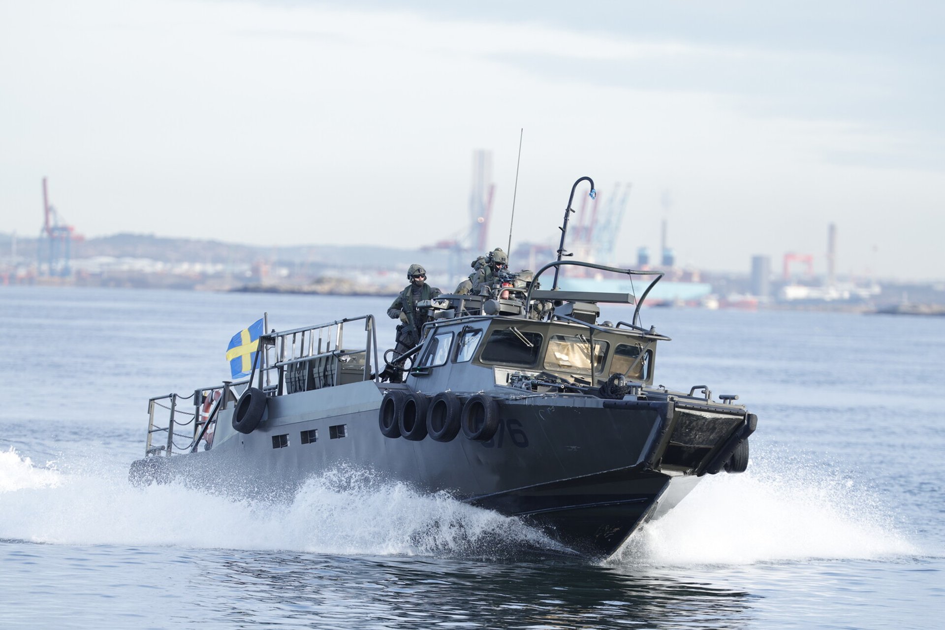 Combat Boat Runs Aground – Four to Hospital