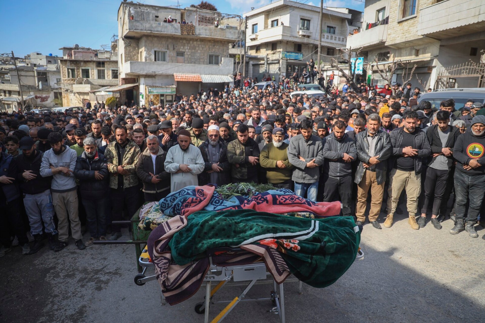 Testimonies from Syria: Dead bodies in piles