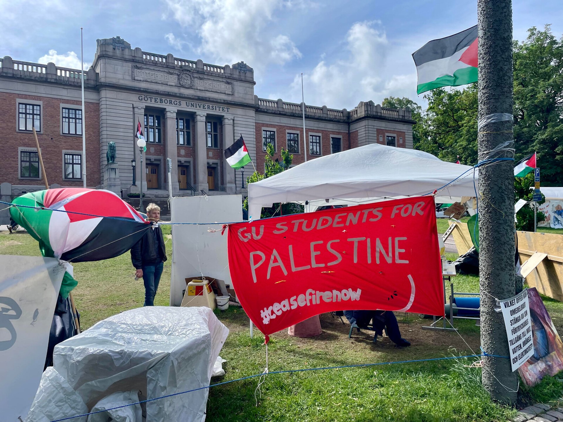 Tent camp in Gothenburg forced