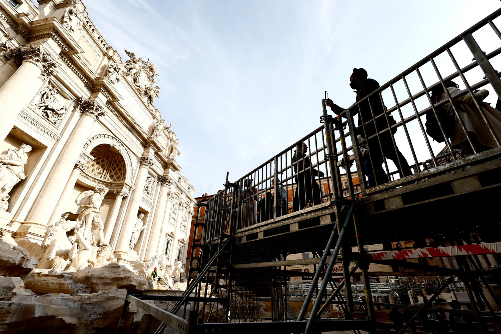 Pedestrian Bridge Opened Over Drained Trevi Fountain