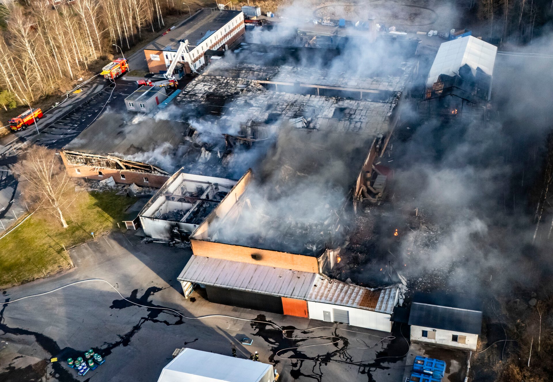 VMA lifted after major industrial fire