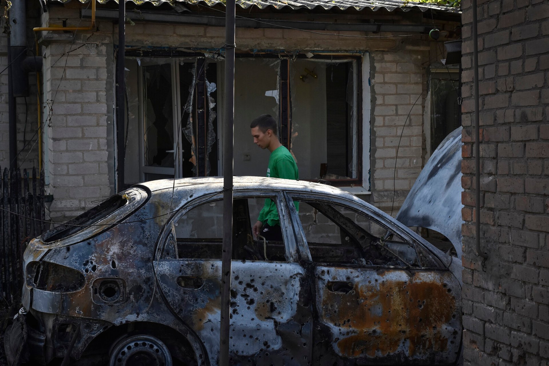 Many injured in air strike on Zaporizhzhia