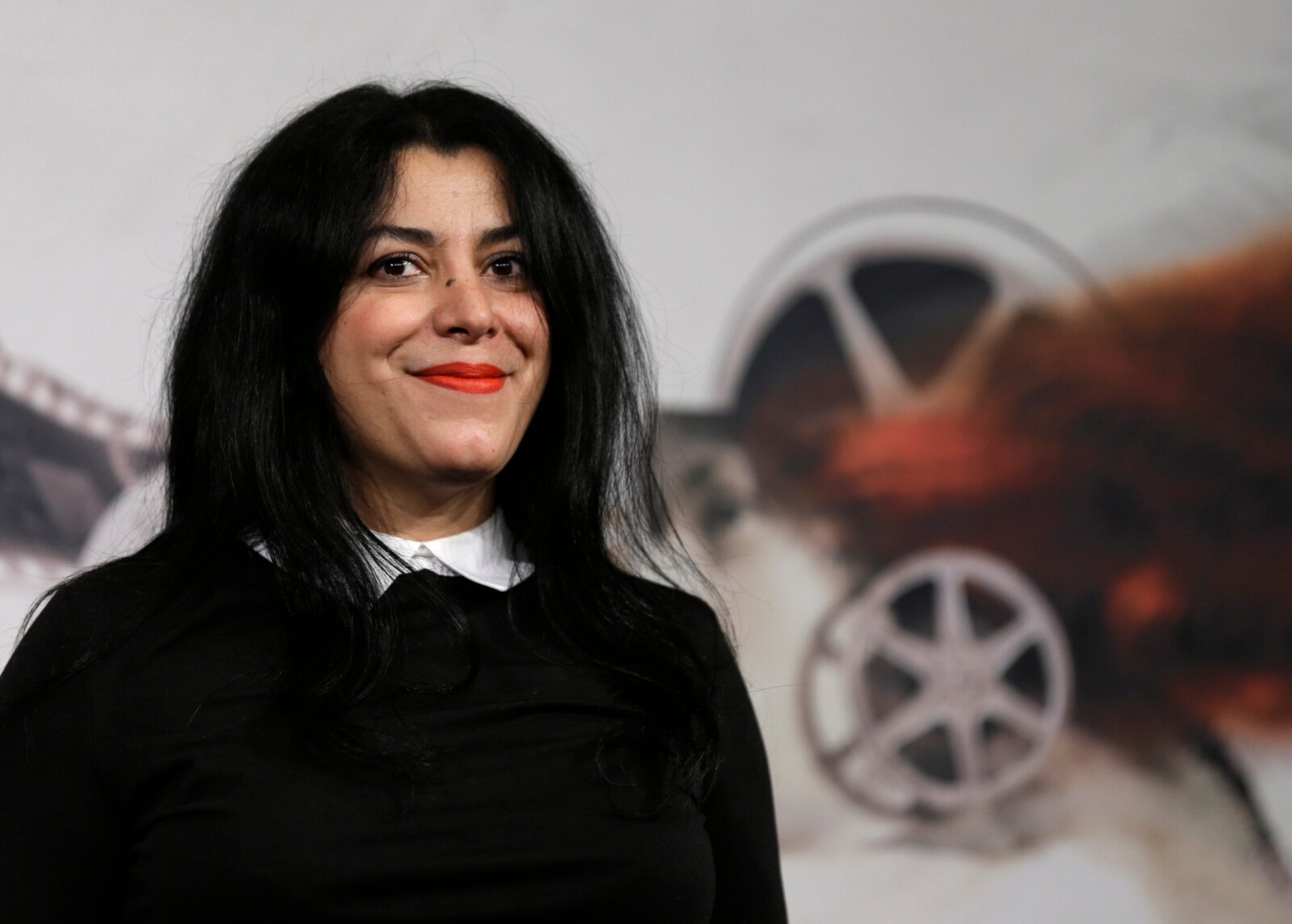 Marjane Satrapi declines the Legion