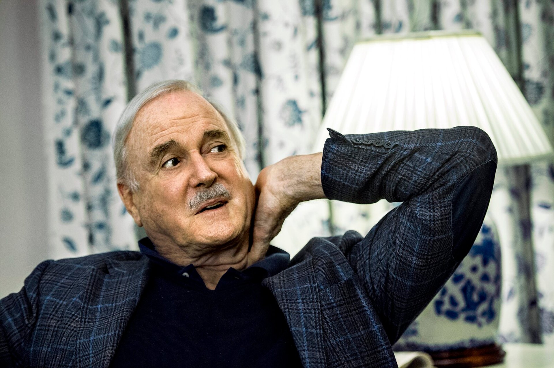 John Cleese to Sweden in