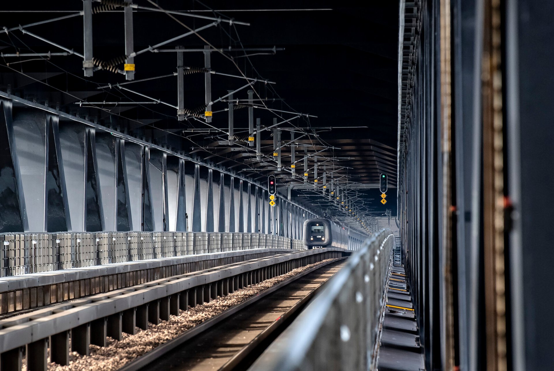 The train is running again over the Öresund Bridge after signal failure