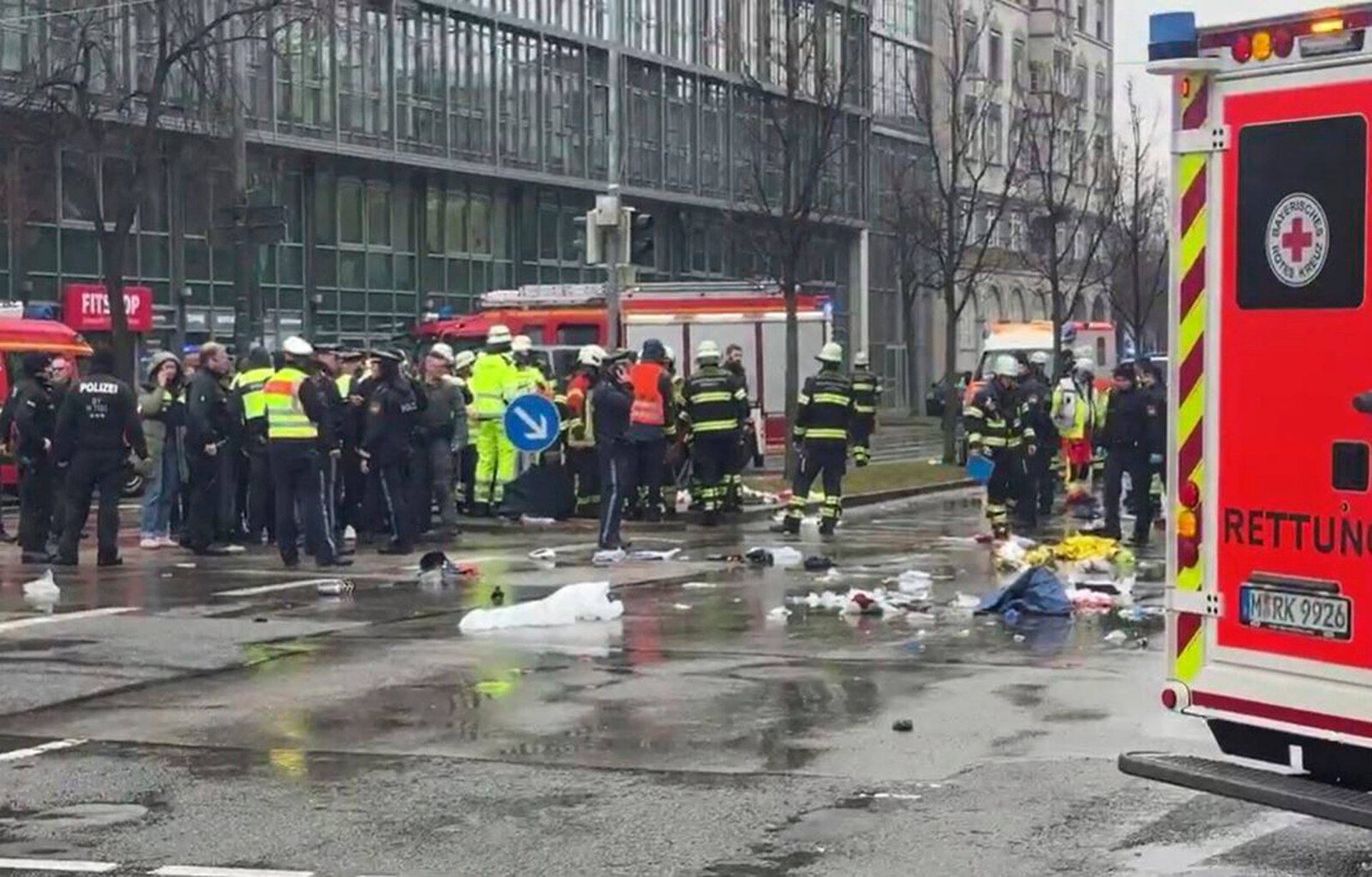 Car crashes into Munich protest – life-threatening injuries