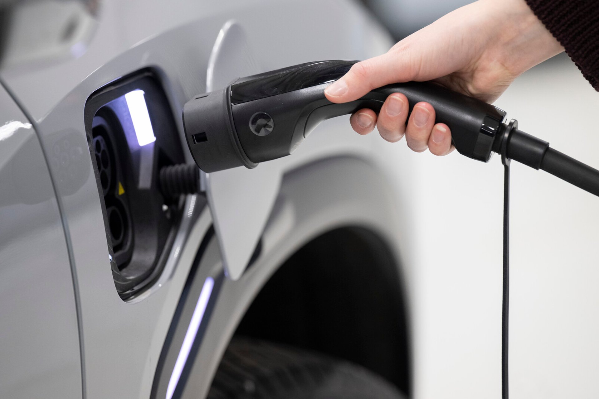 The number of new electric cars decreases – a trend break