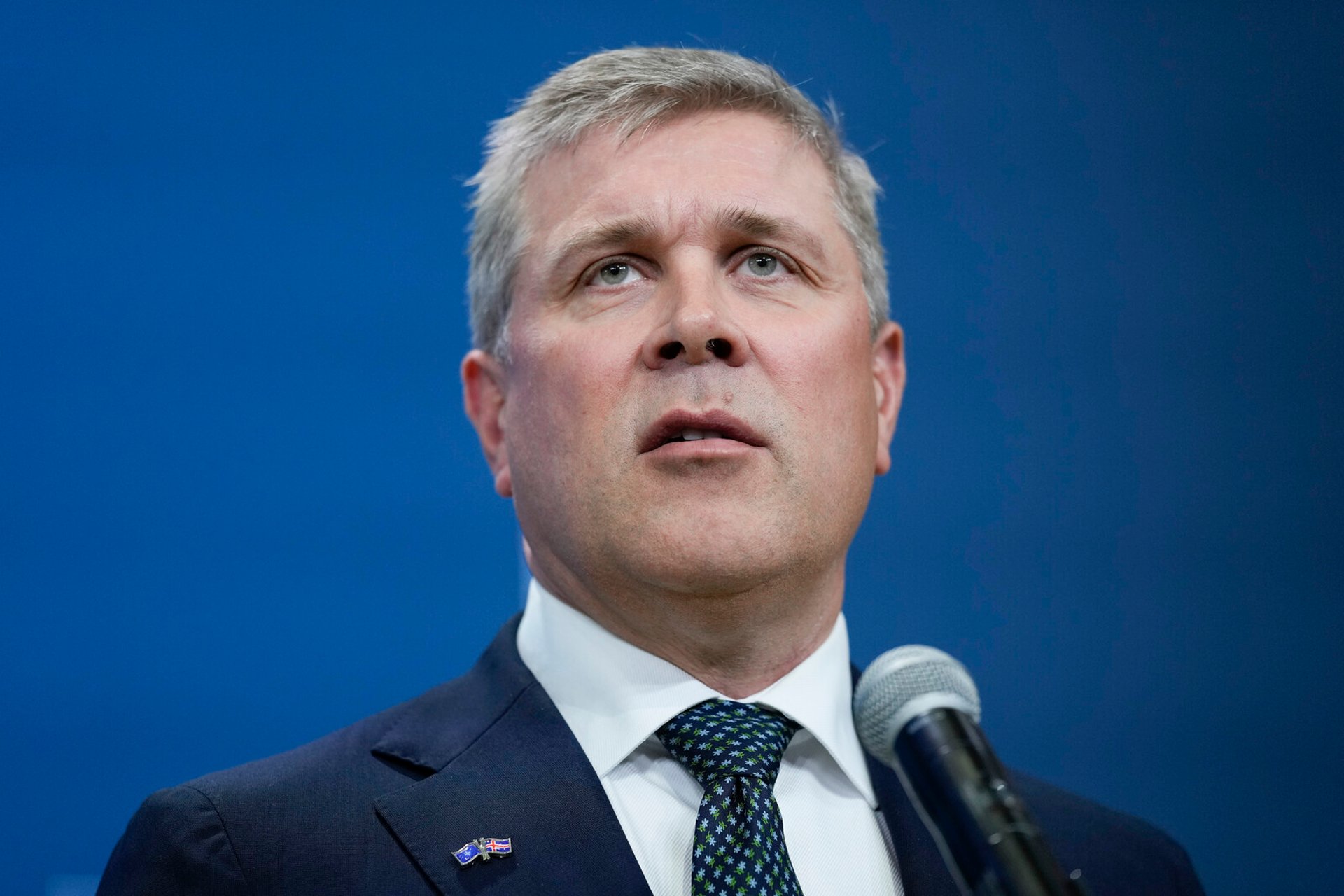 Iceland's Government Resigns – Calls