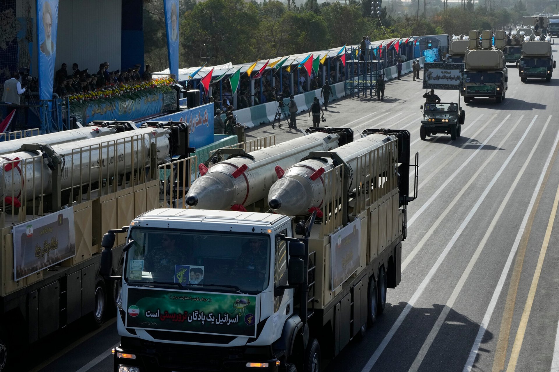 Iran showcases new ballistic missile – can reach Israel