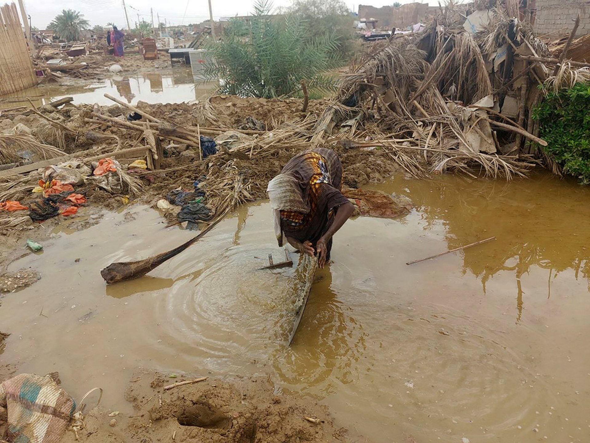 Floods in Sudan force more to flee