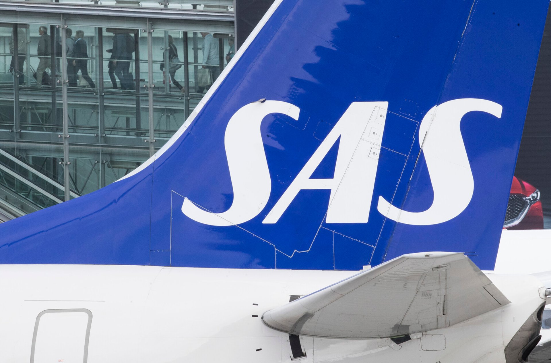 SAS plane forced to land in Paris