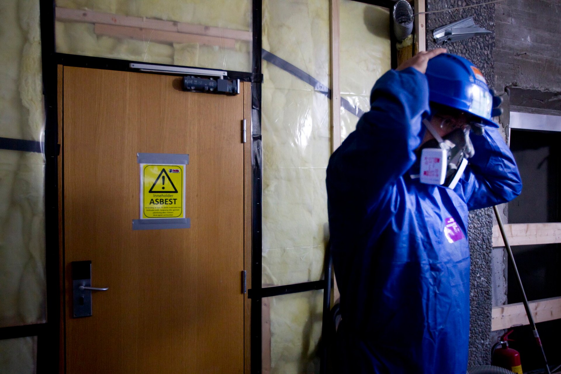 Hundreds of asbestos removals breached