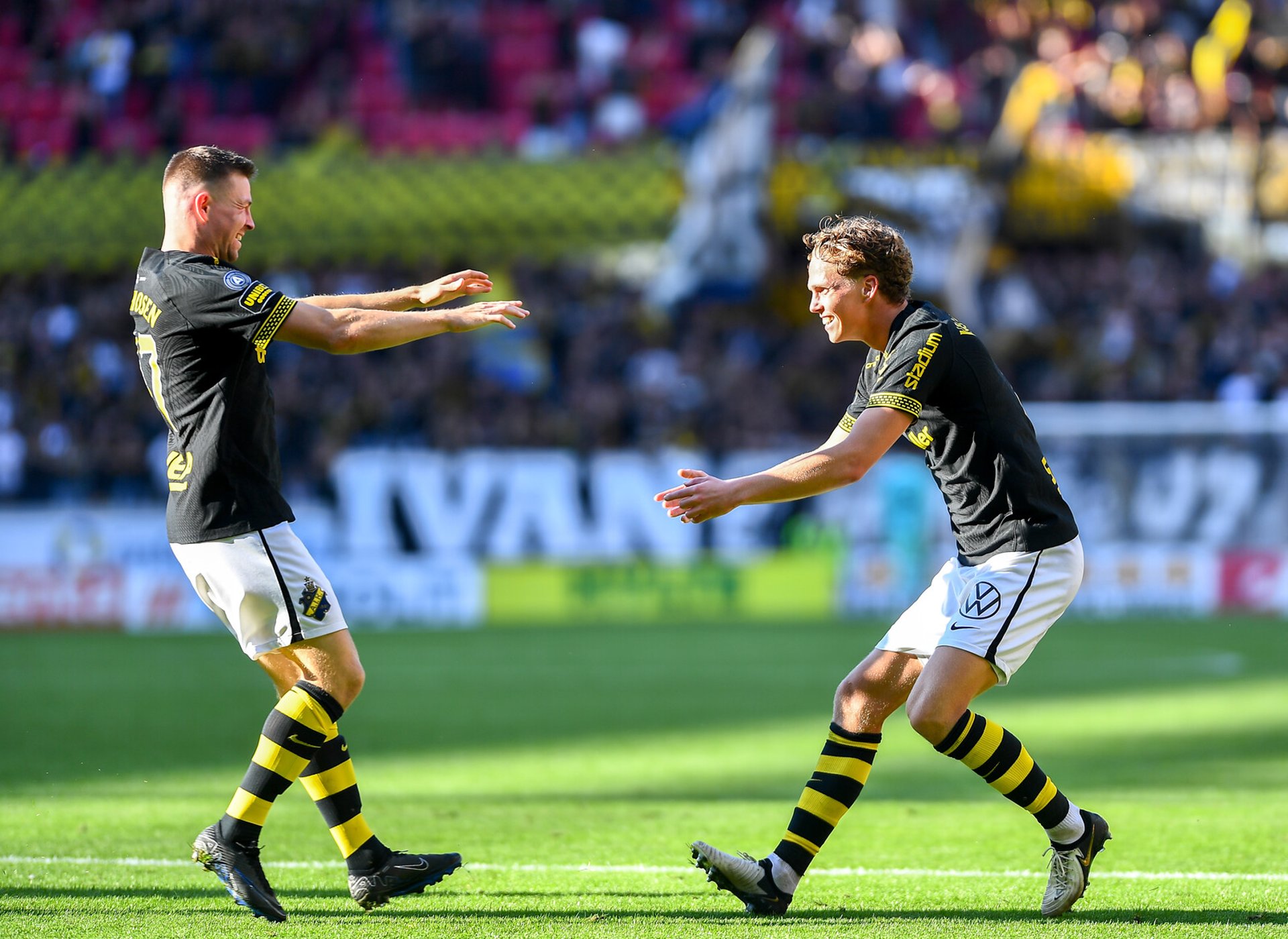 AIK steam on - Valakari celebrated his first goal