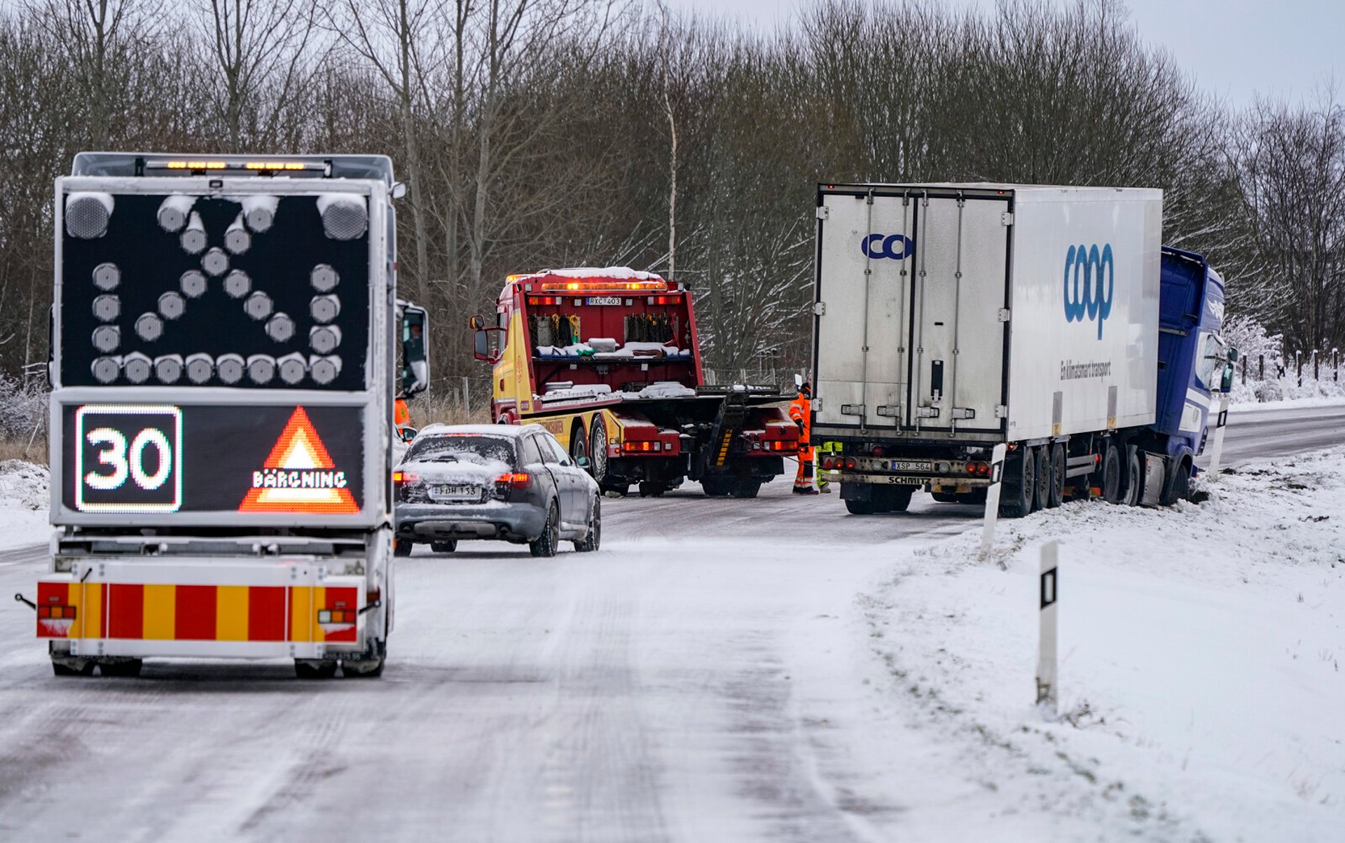 The Swedish Meteorological and Hydrological Institute warns of sudden icy roads