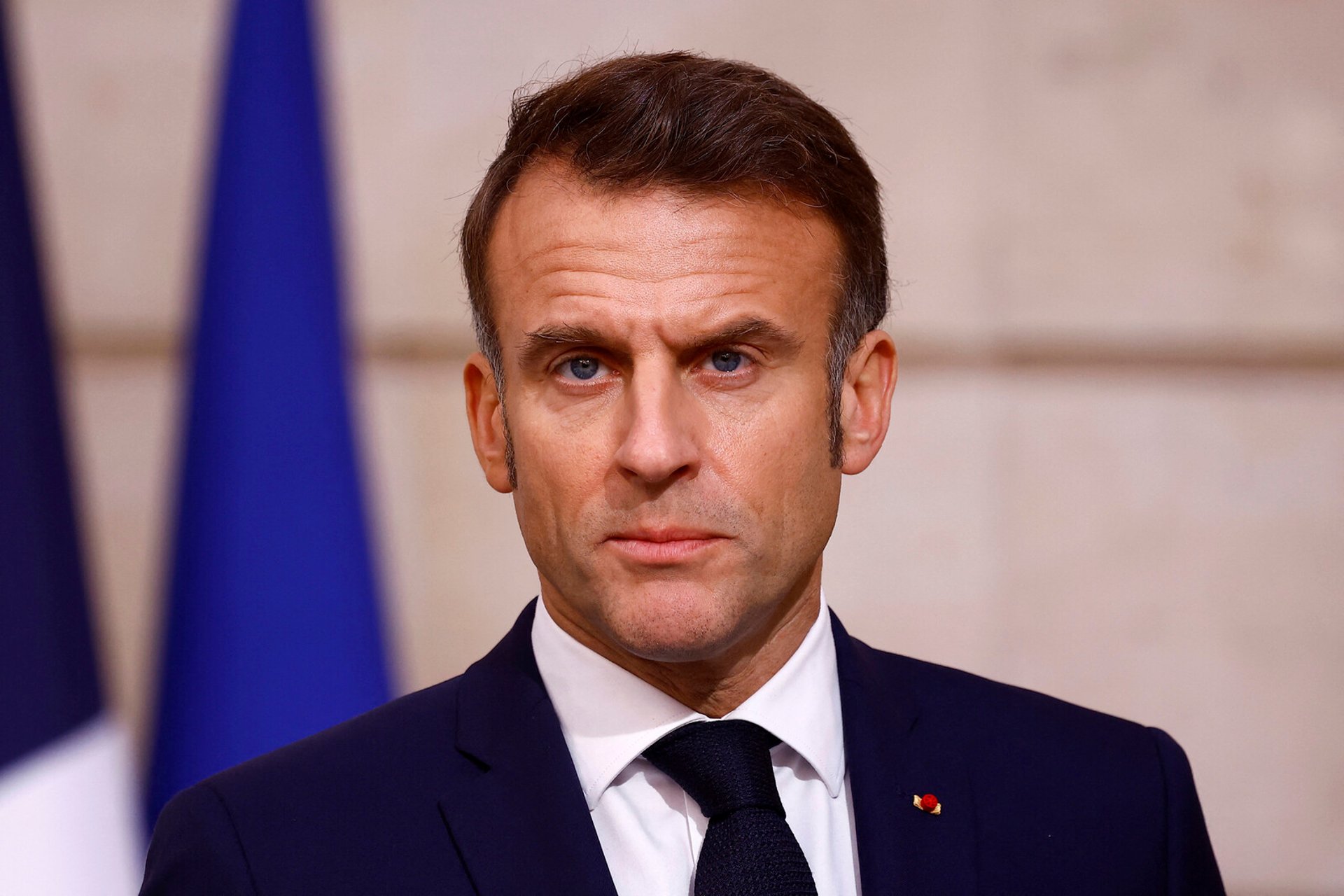 Macron invites to talks on