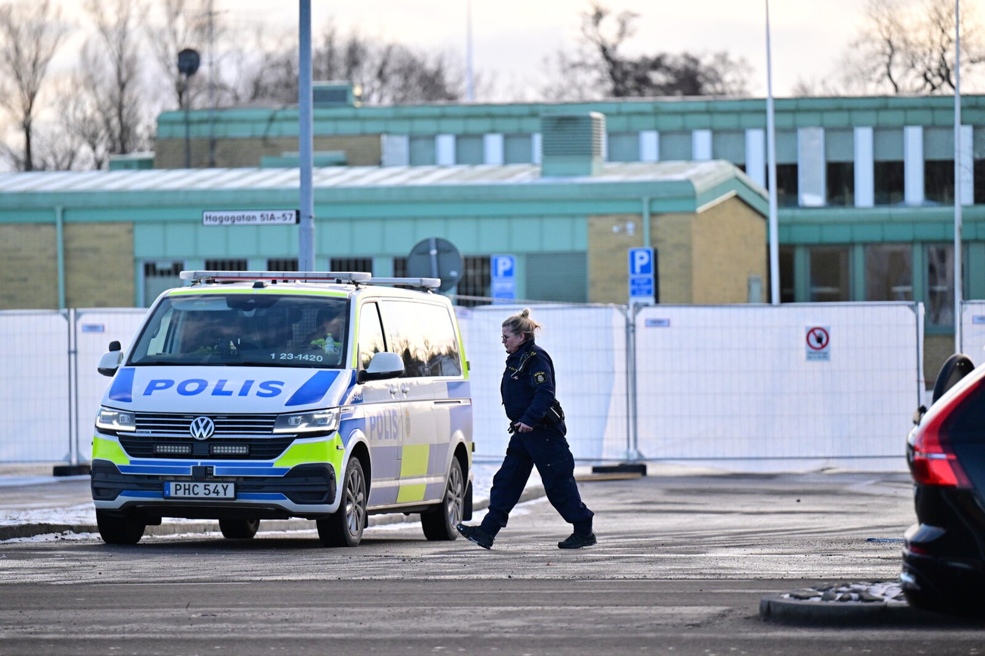 Örebro Police Officers Return to Duty After School Tragedy