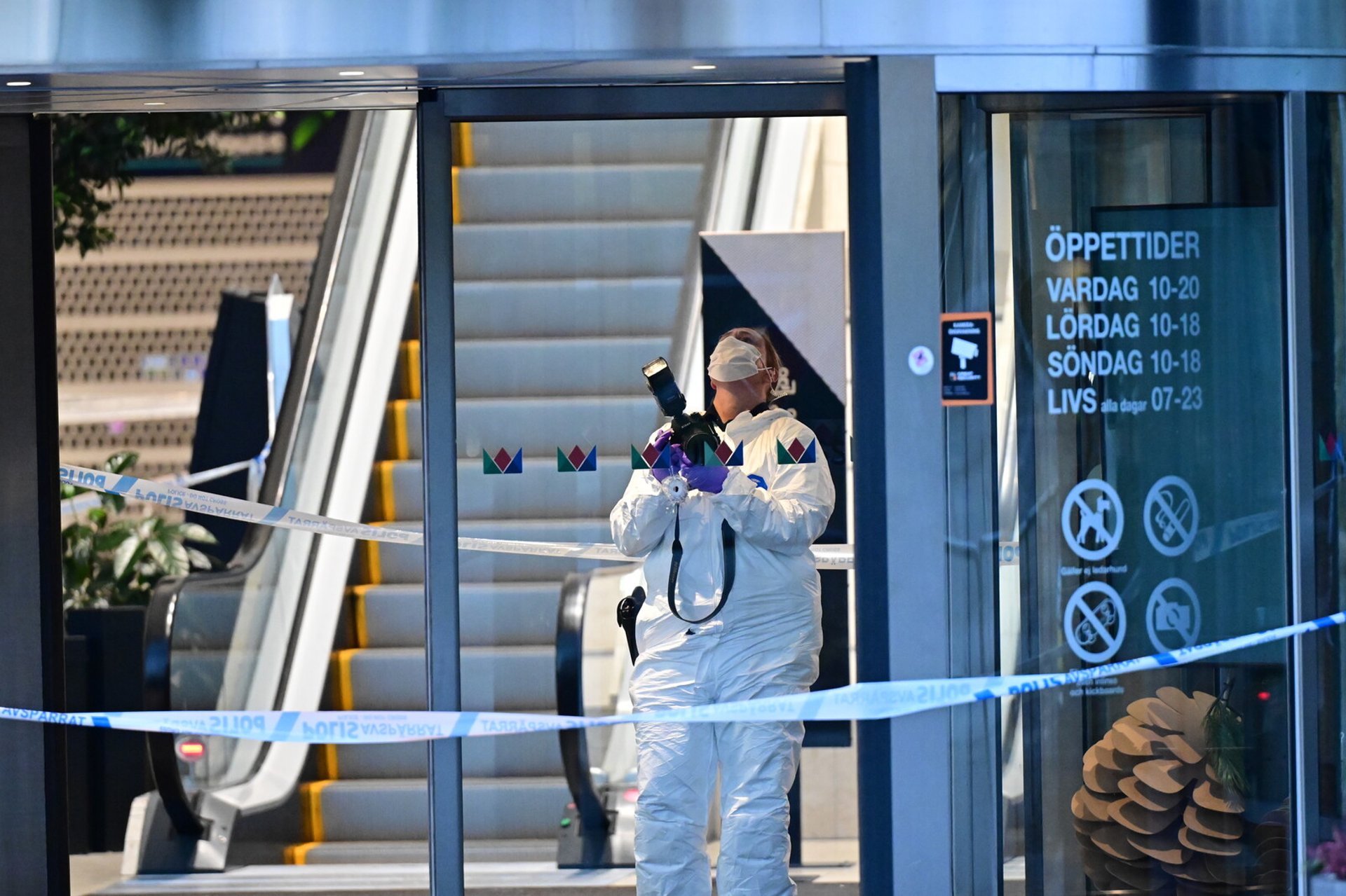 Boy arrested for shooting - caught in revolving door