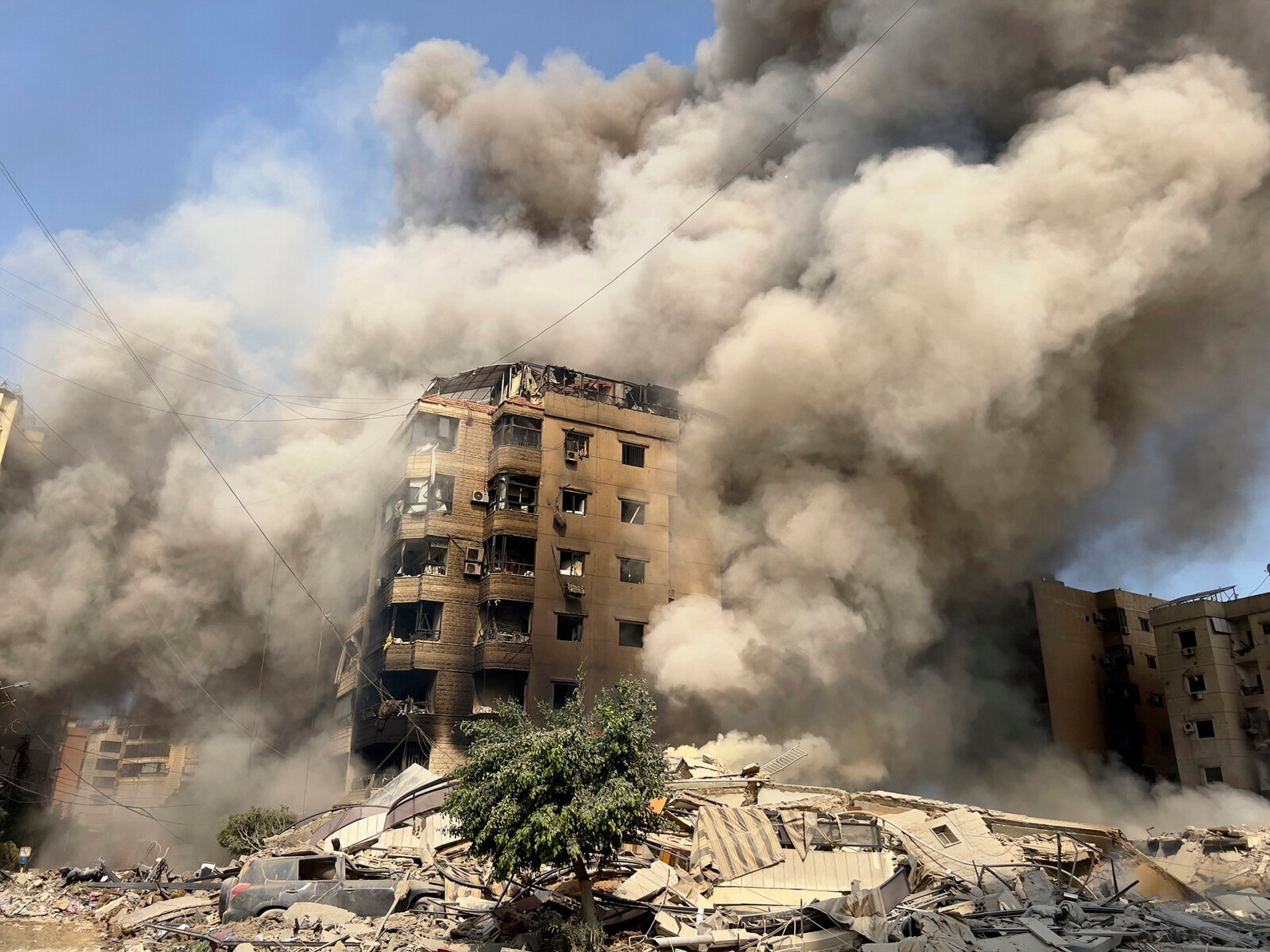 The Battles Continue – New Air Strike in Beirut