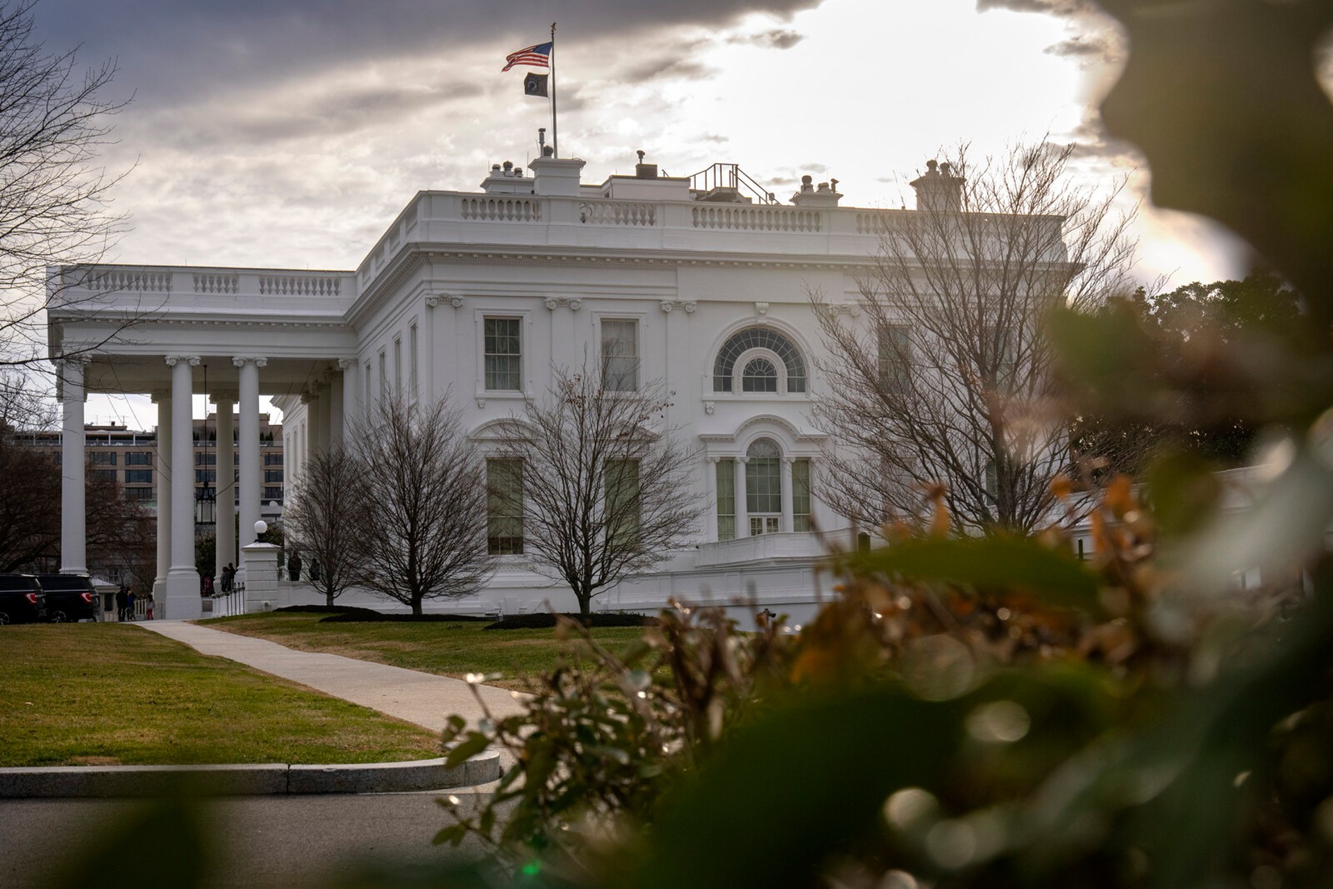 Secret service shot man near