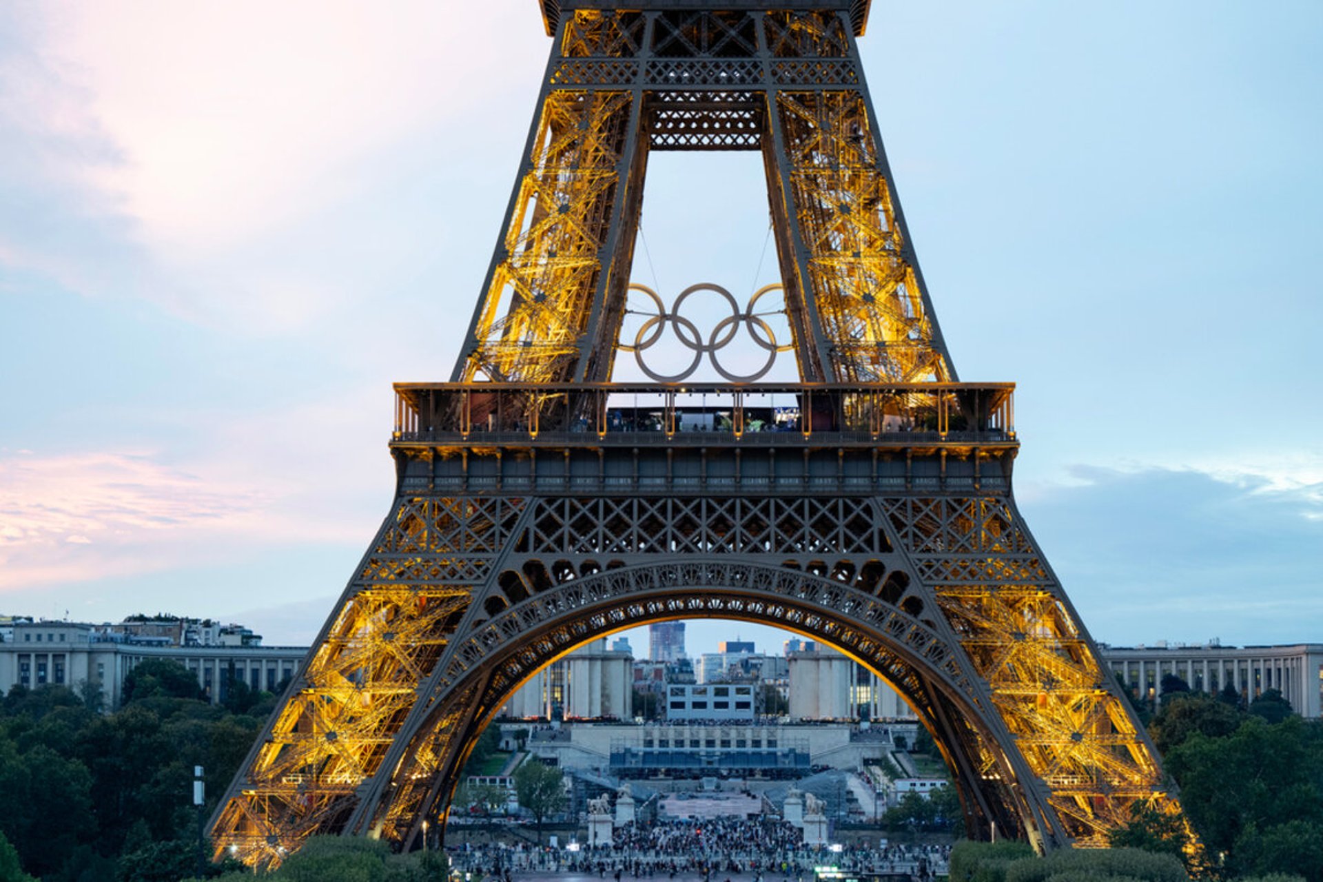 Ongoing battle over Olympic Games rings on the Eiffel Tower