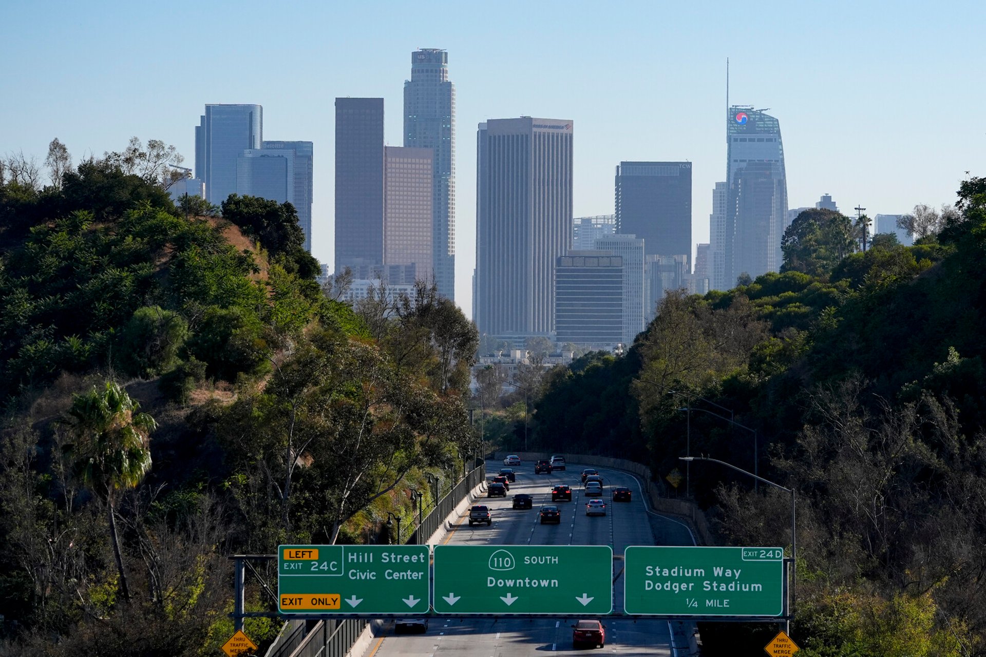 Smaller Earthquake Hits Los Angeles