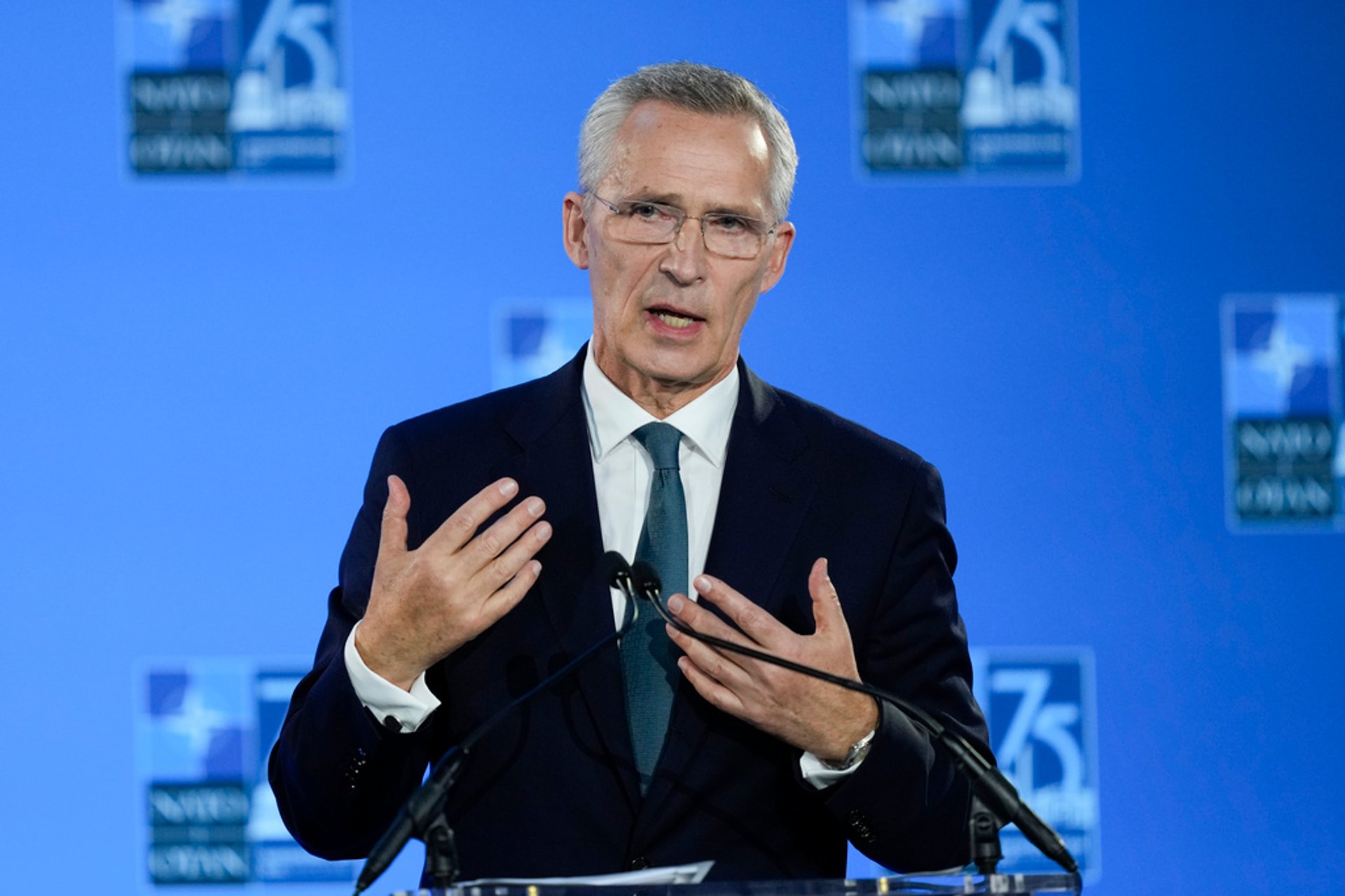 Stoltenberg: Ukraine has the right