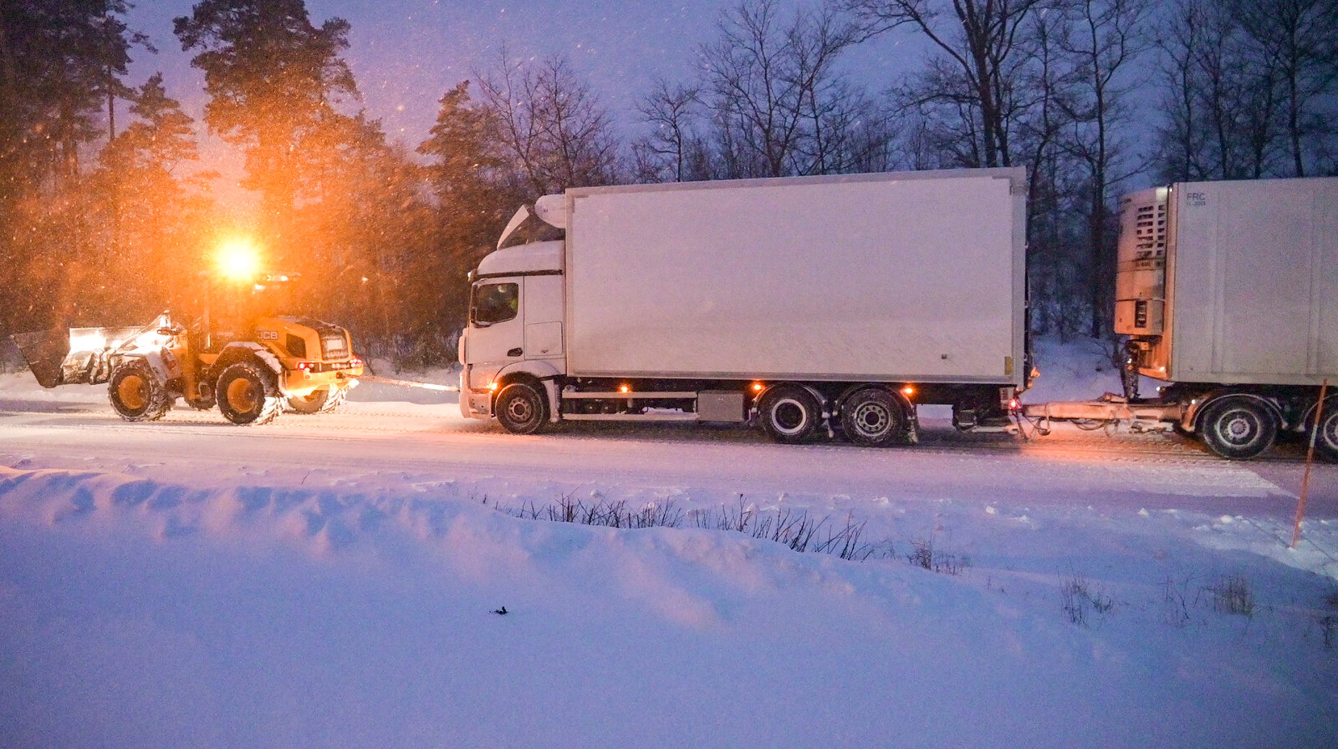 Stop in train traffic – ice on the lines