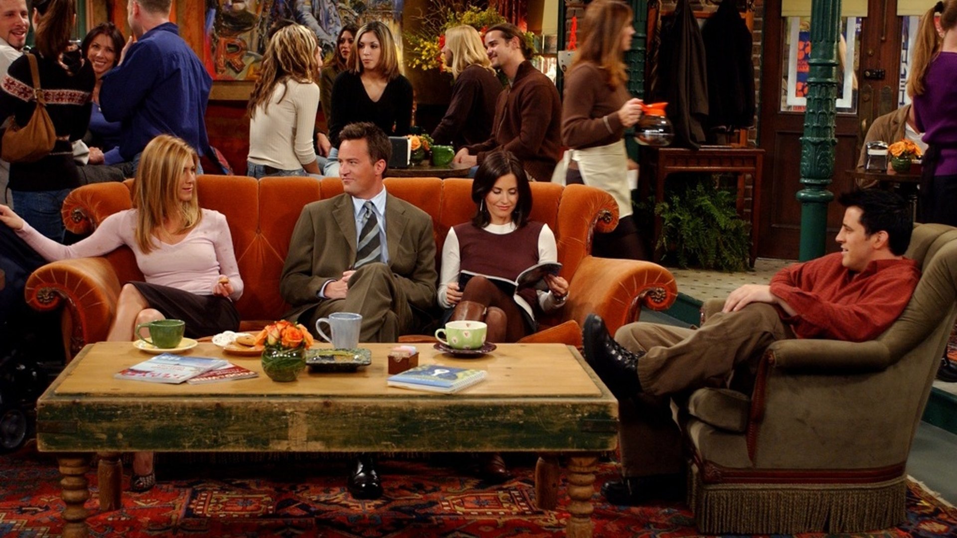 Iconic "Friends" Sofa Goes Under the Hammer