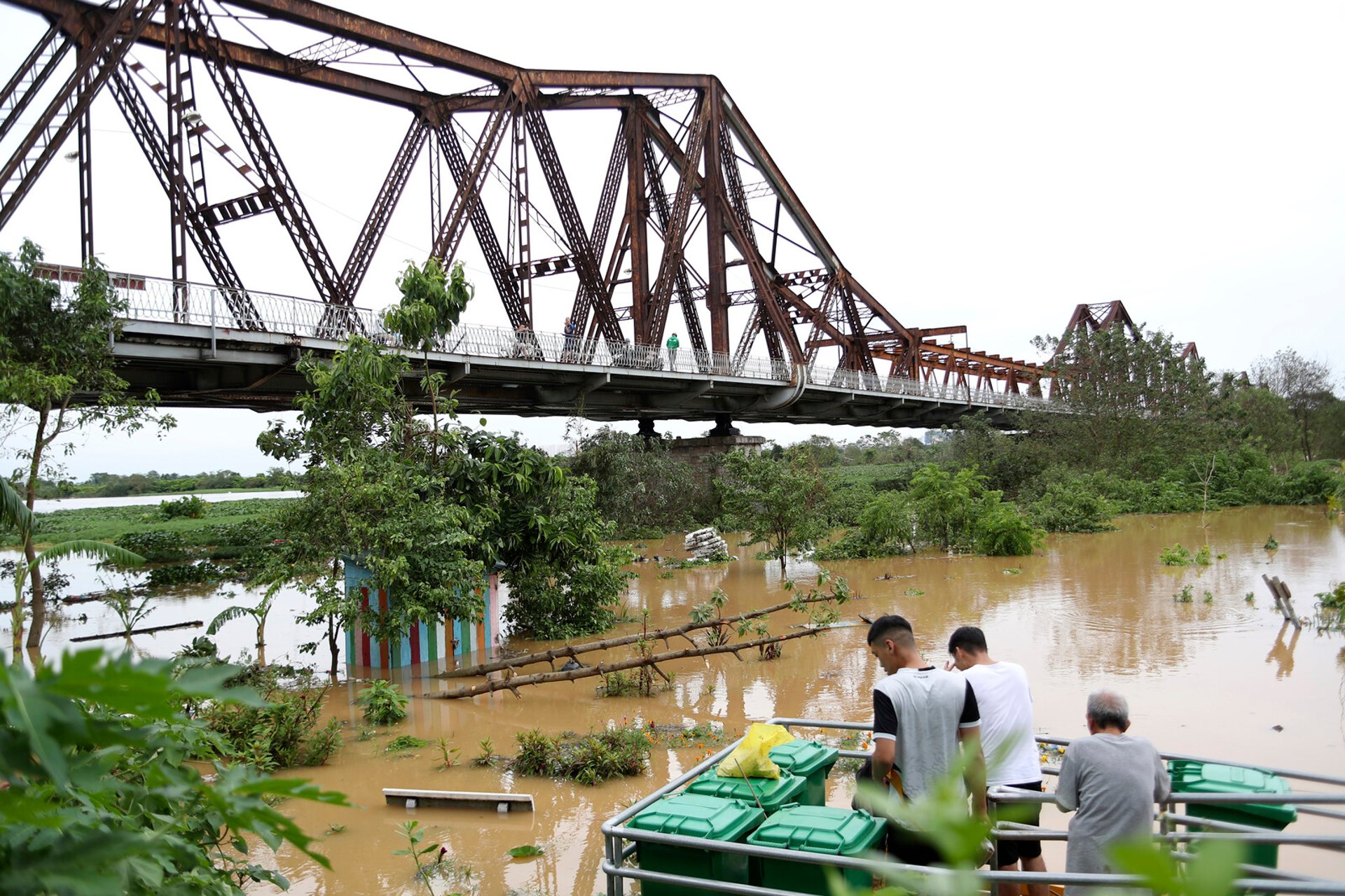 Over 100 dead in Vietnam after typhoon's passage