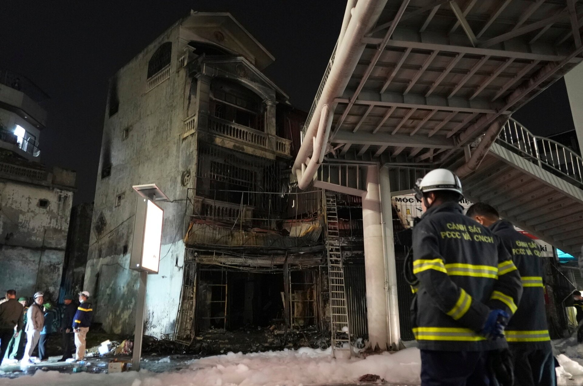 Eleven dead in fire at