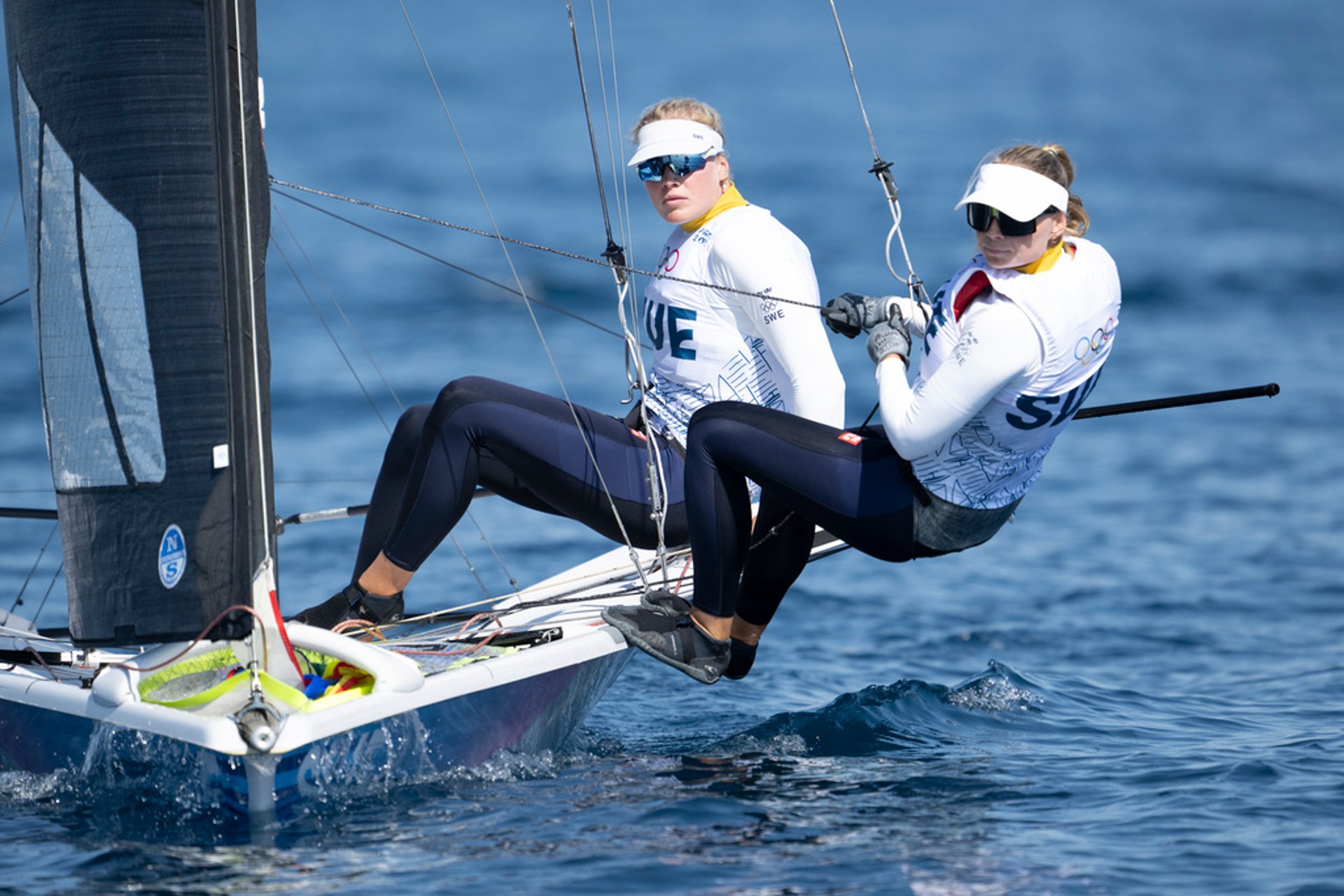 Tough Olympic Games start for Swedish sailing duo