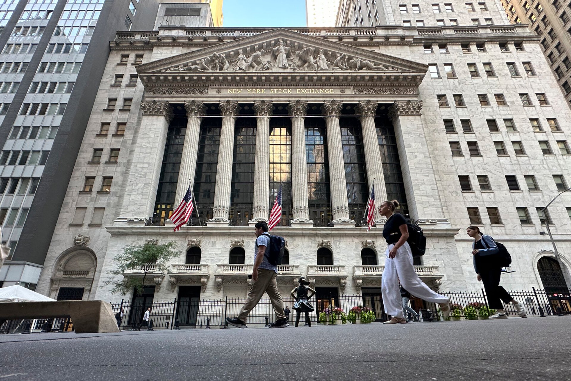 Sunny mood on Wall Street