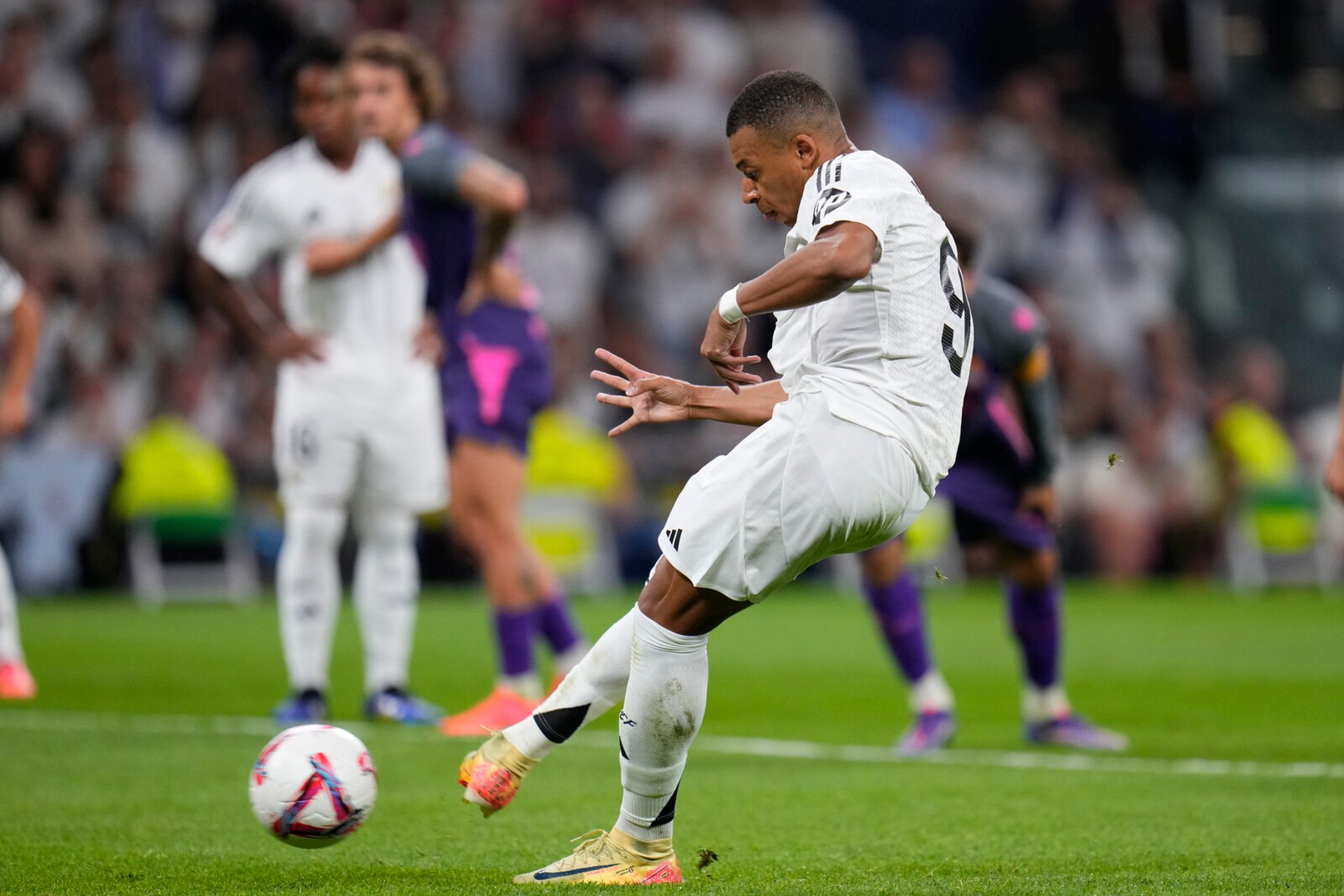 Mbappé injured – may miss the derby