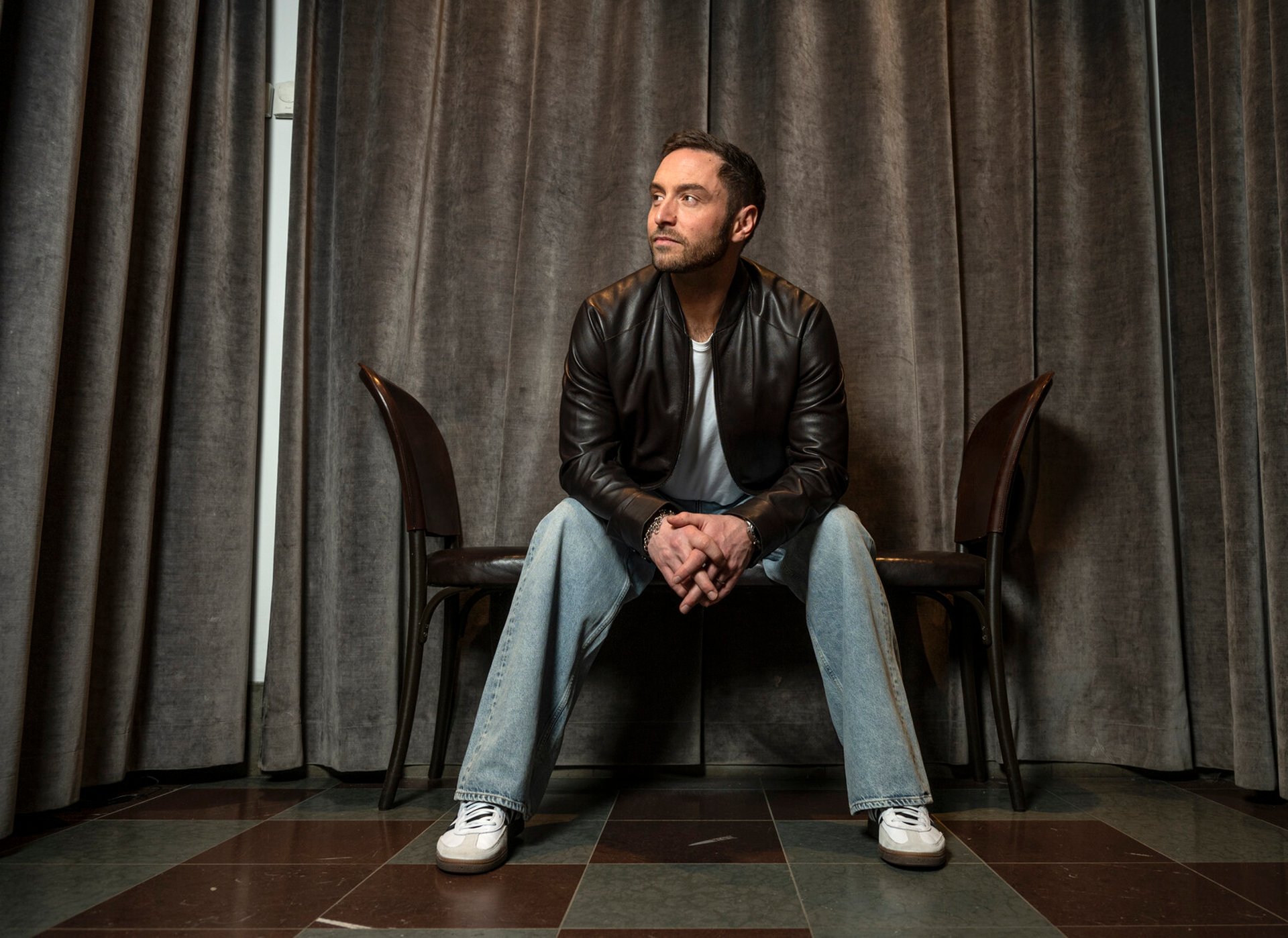 Måns Zelmerlöw Faces Tough Competition in Melodifestivalen Final