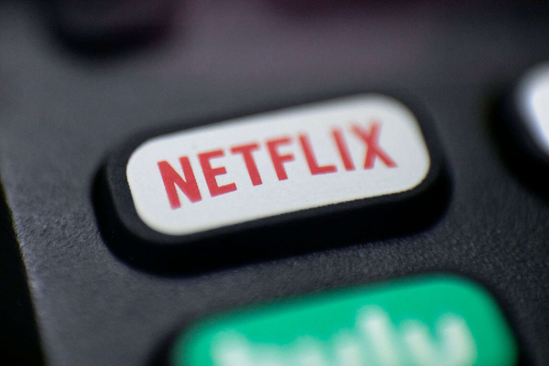 Netflix reports – exceeds expectations