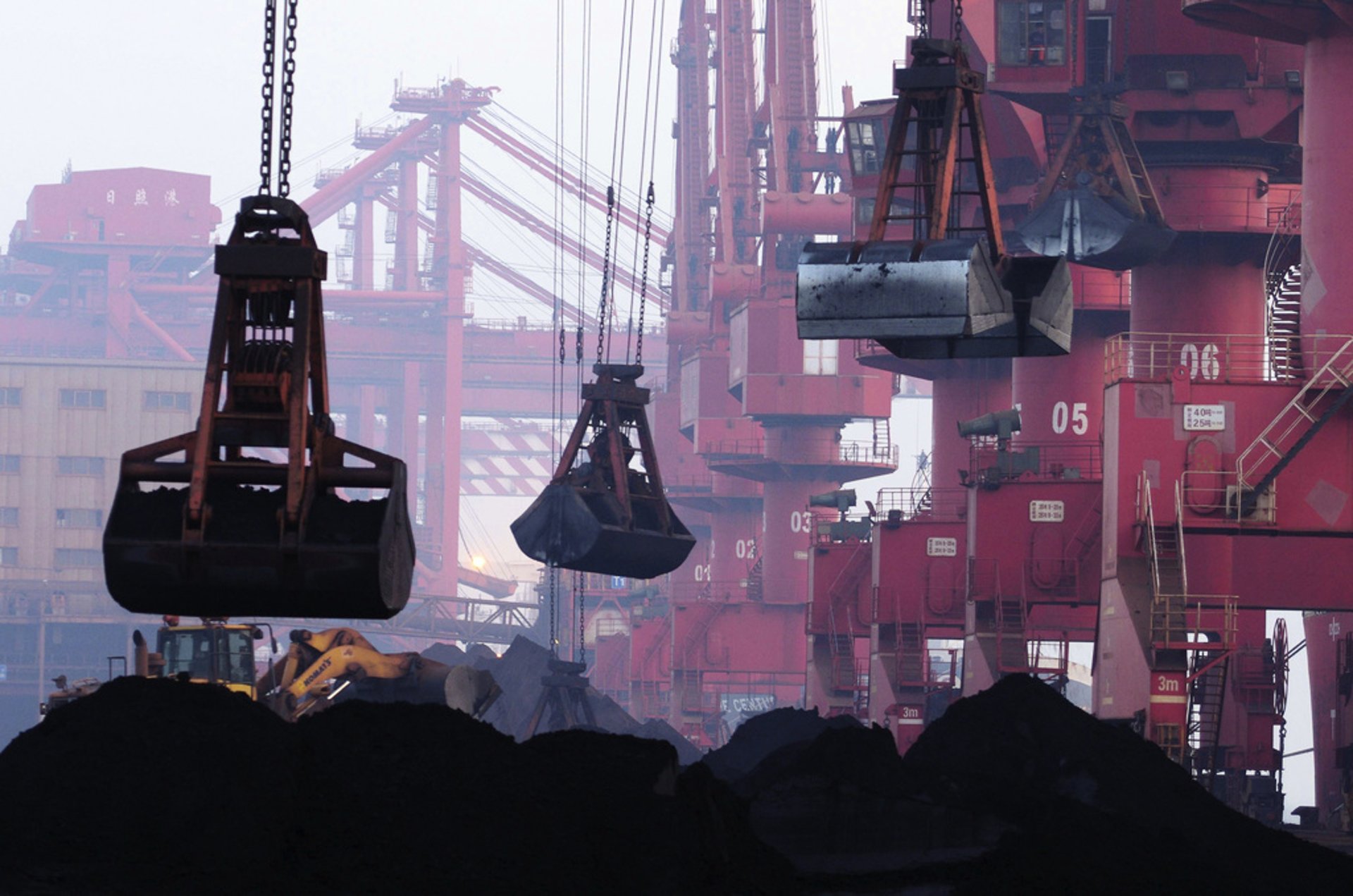 Headwind in China Presses Iron Ore Price