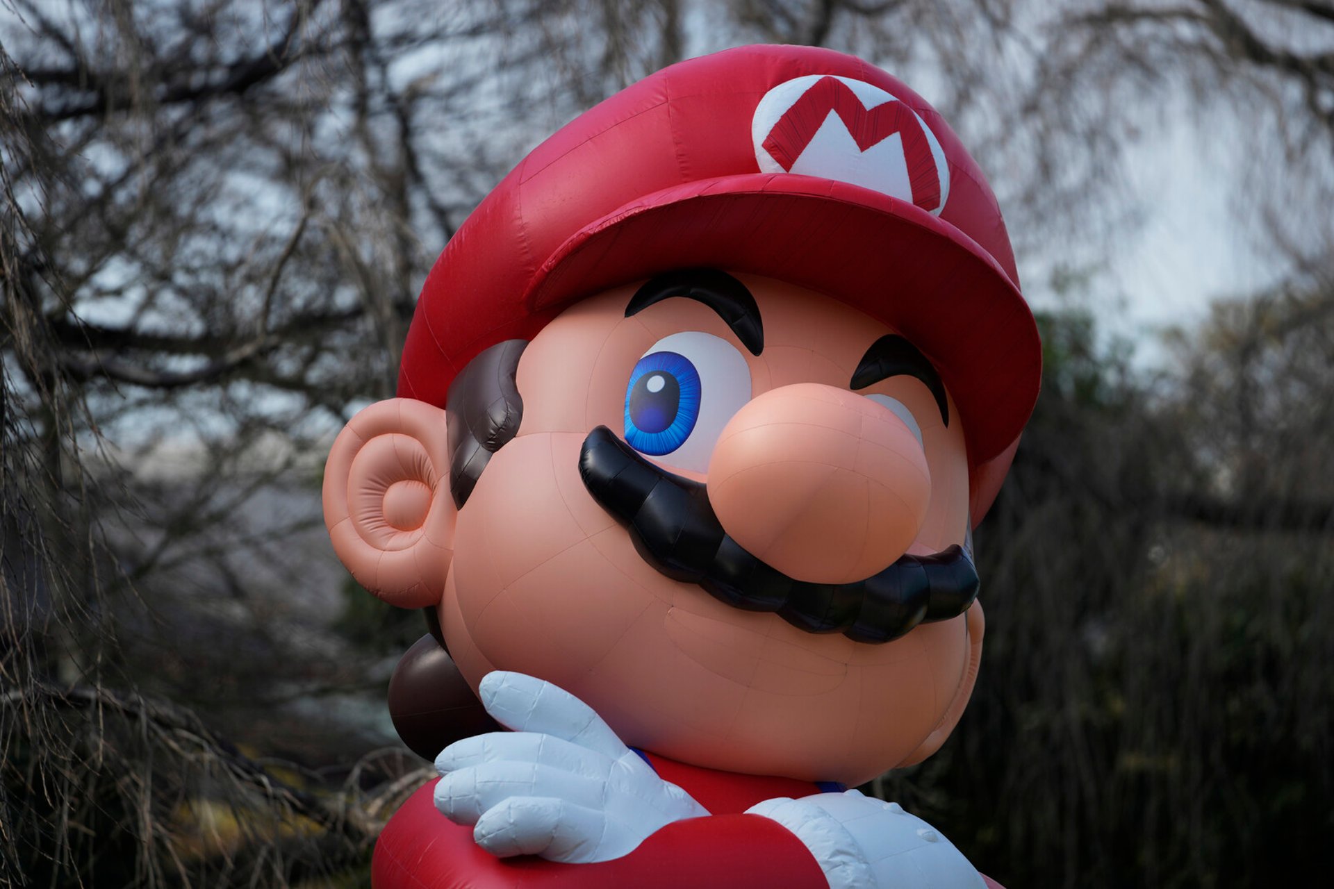 Nintendo lowers profit forecast