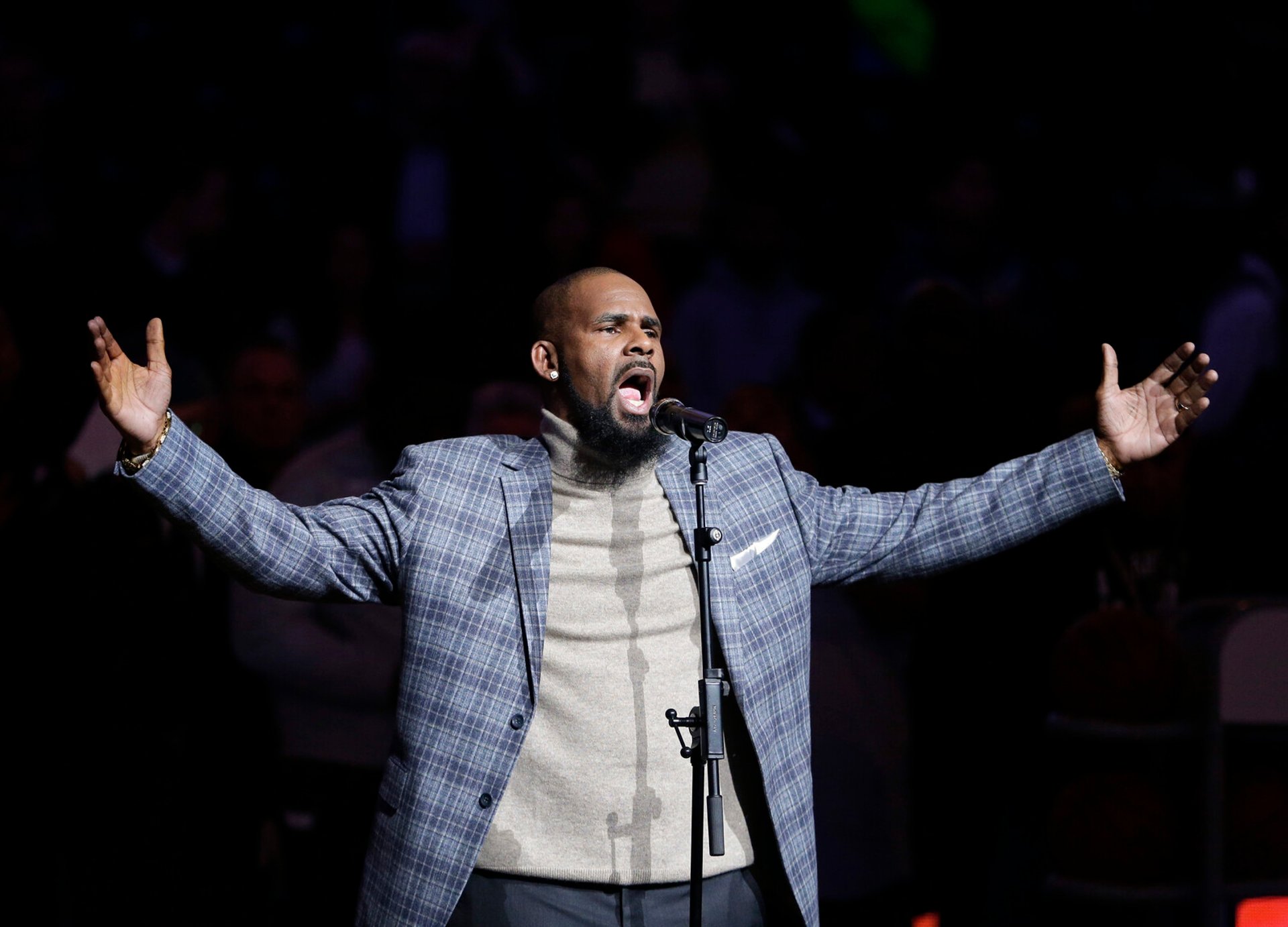 R Kelly accused by daughter