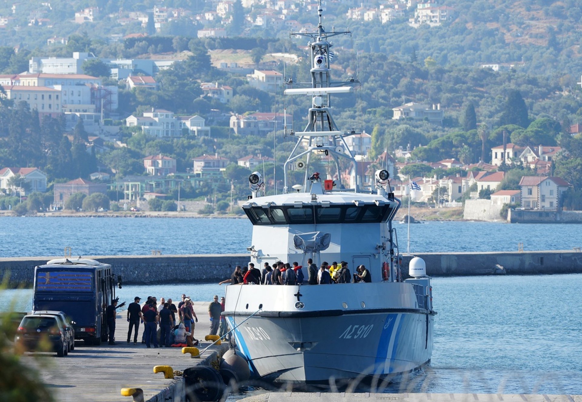 77 migrants rescued from the Mediterranean