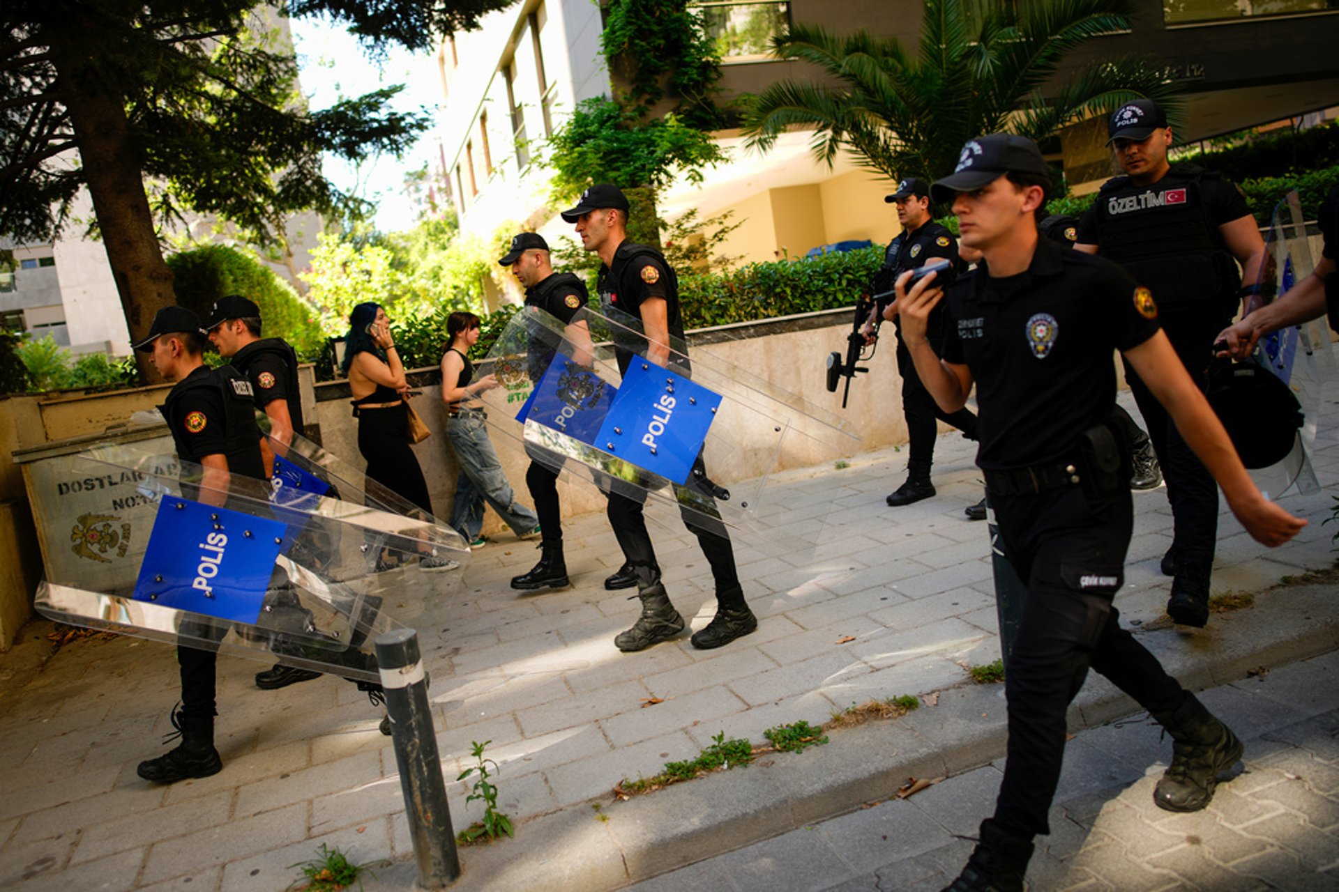 Hundreds arrested after riots in Turkey