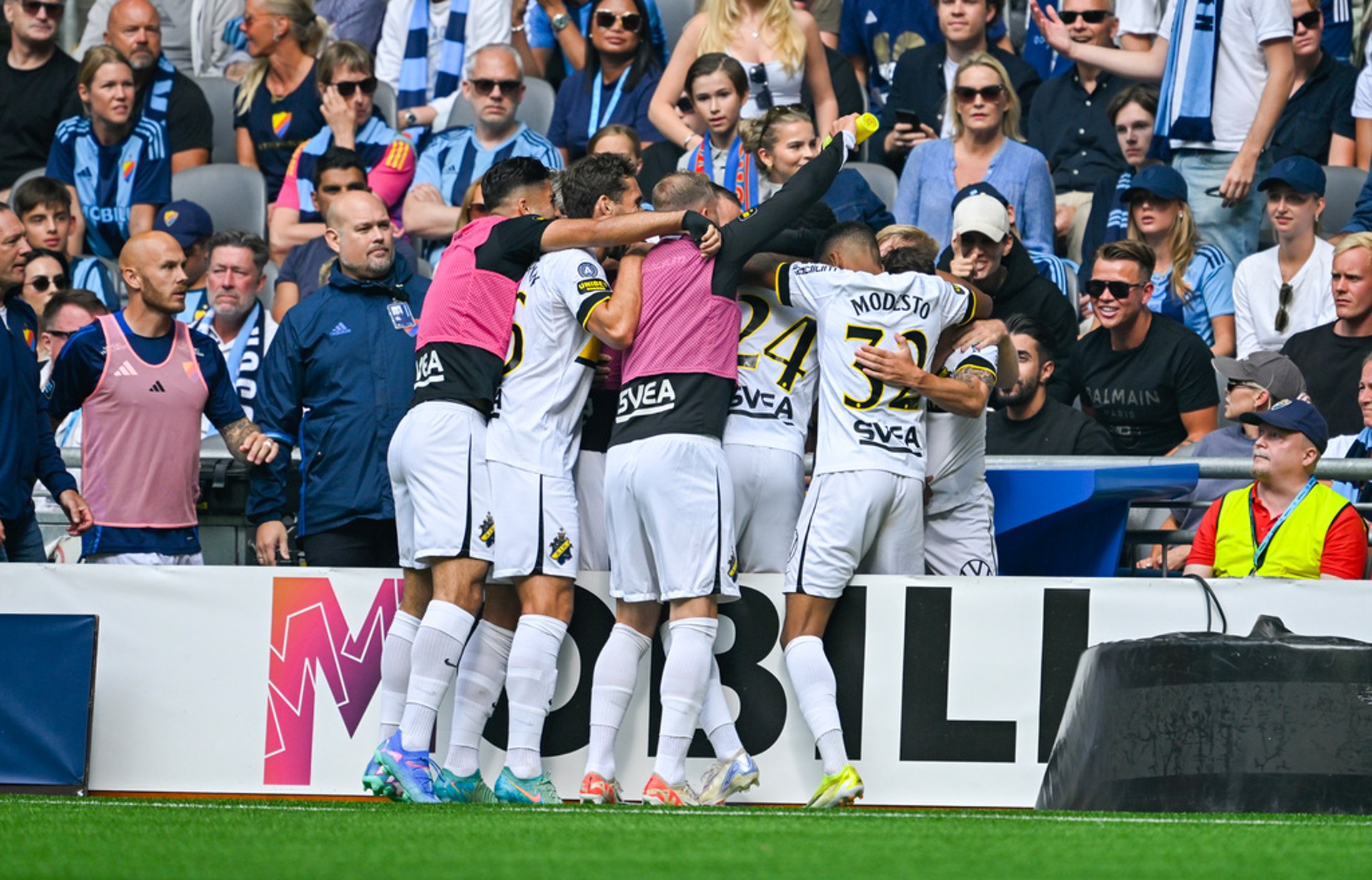 AIK won chaotic derby: "No football match"