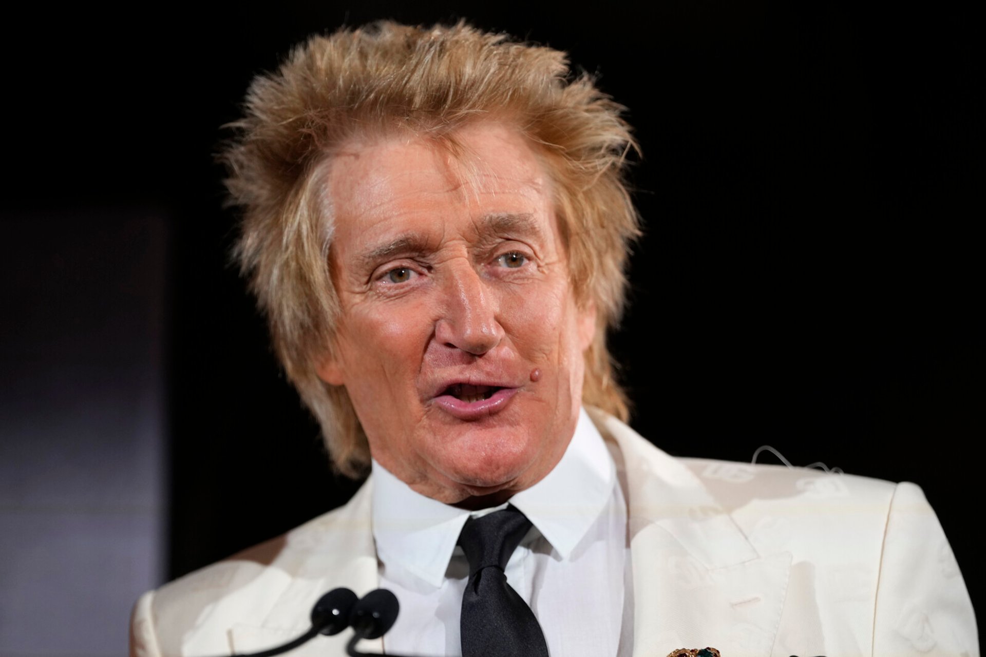 Rod Stewart to Sweden in the Spring